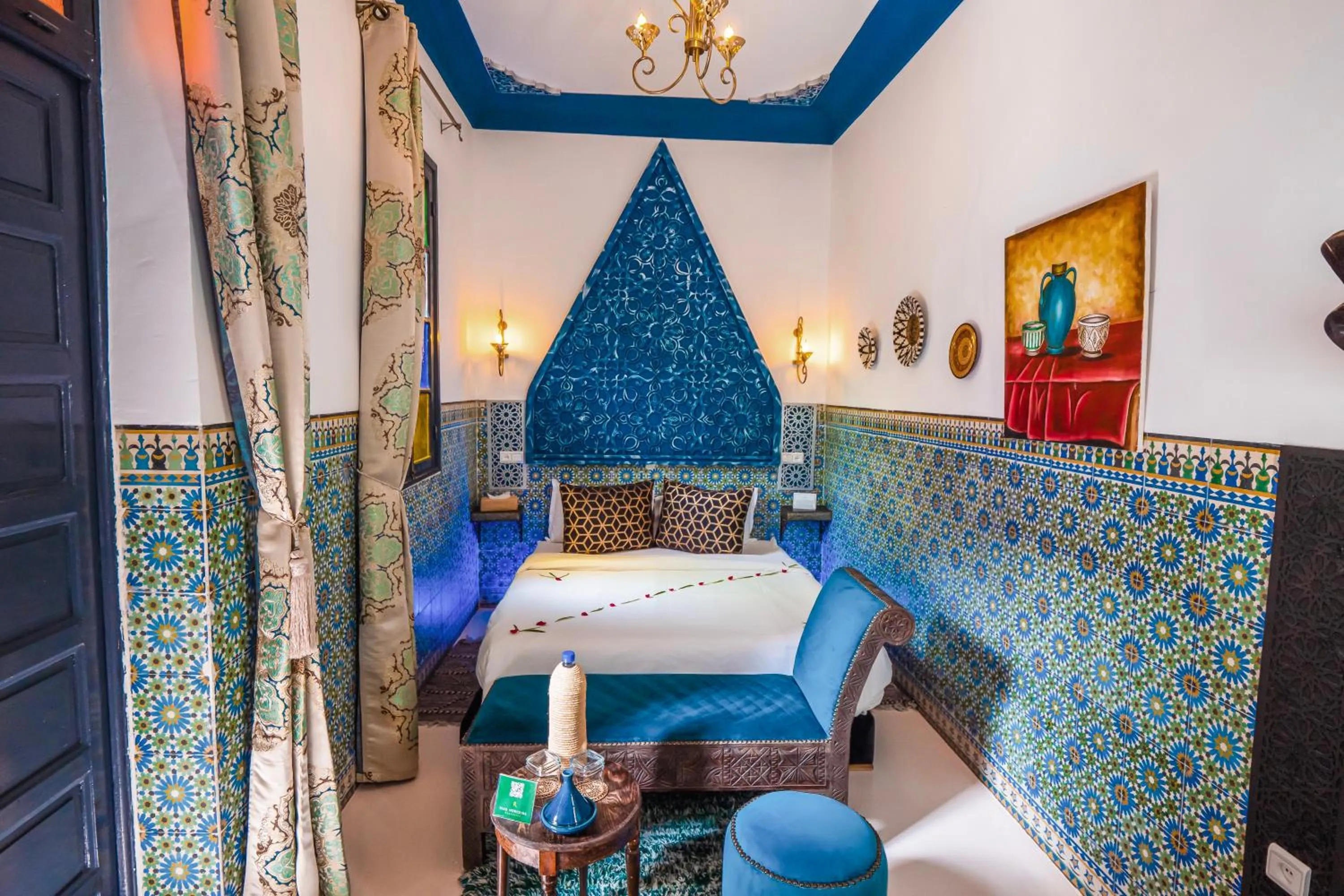 Bed in Riad Nouceiba Marrakech