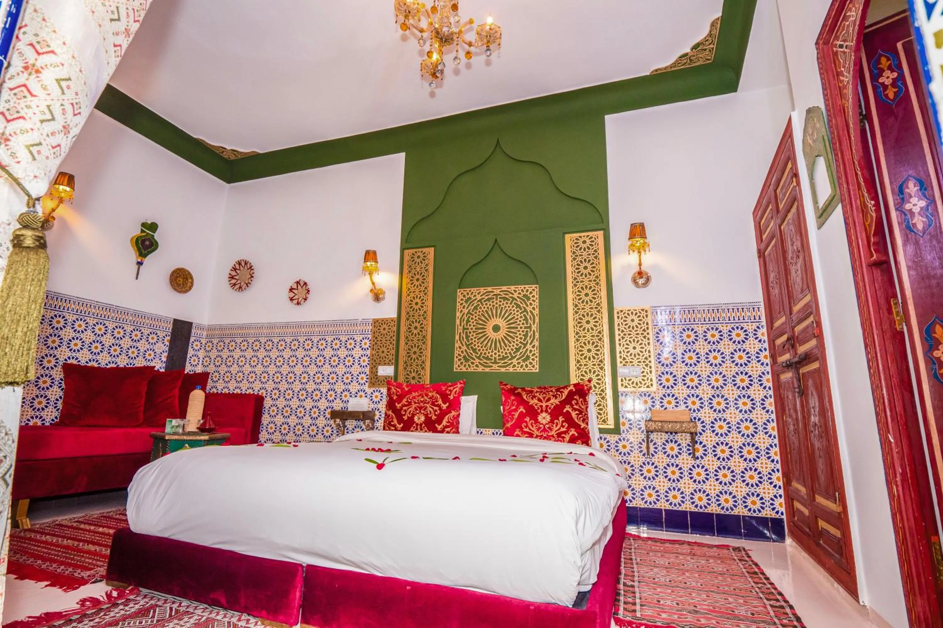 Photo of the whole room, Bed in Riad Nouceiba Marrakech