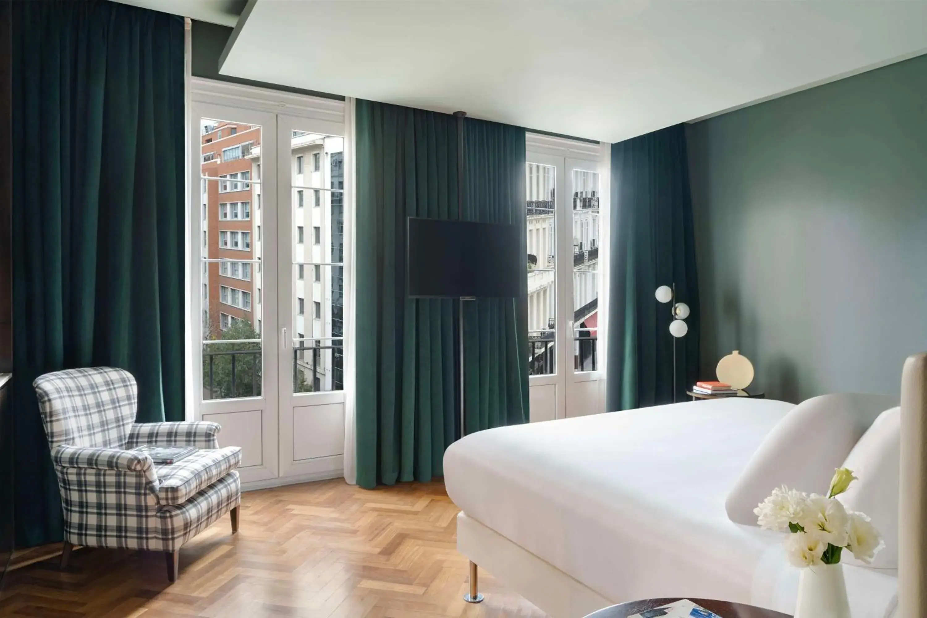 Photo of the whole room, Bed in NH Collection Buenos Aires Lancaster Photo of the whole room, Bed in NH Collection Buenos Aires Lancaster