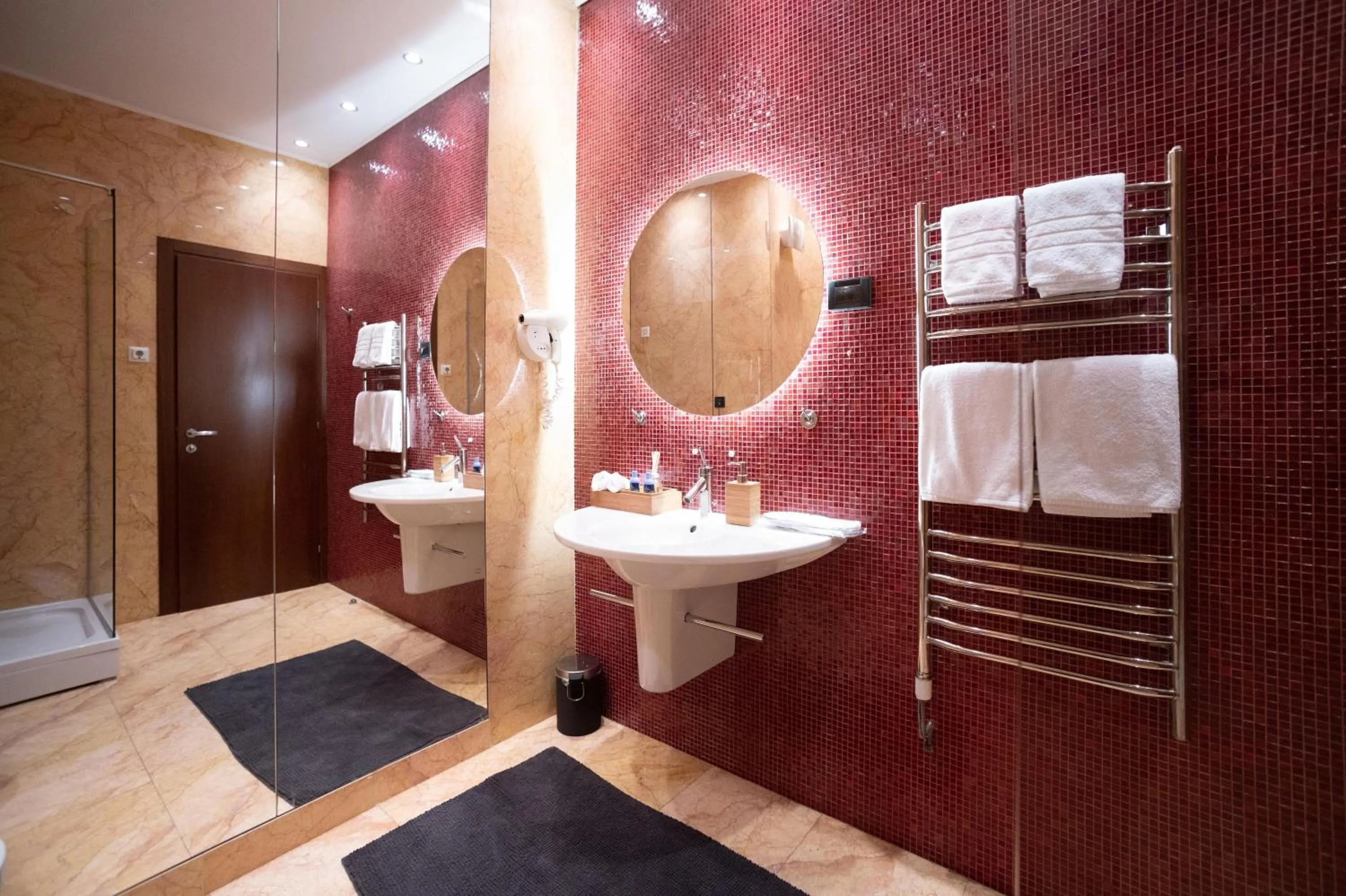 Bathroom in NATALI Luxury suites PARKING
