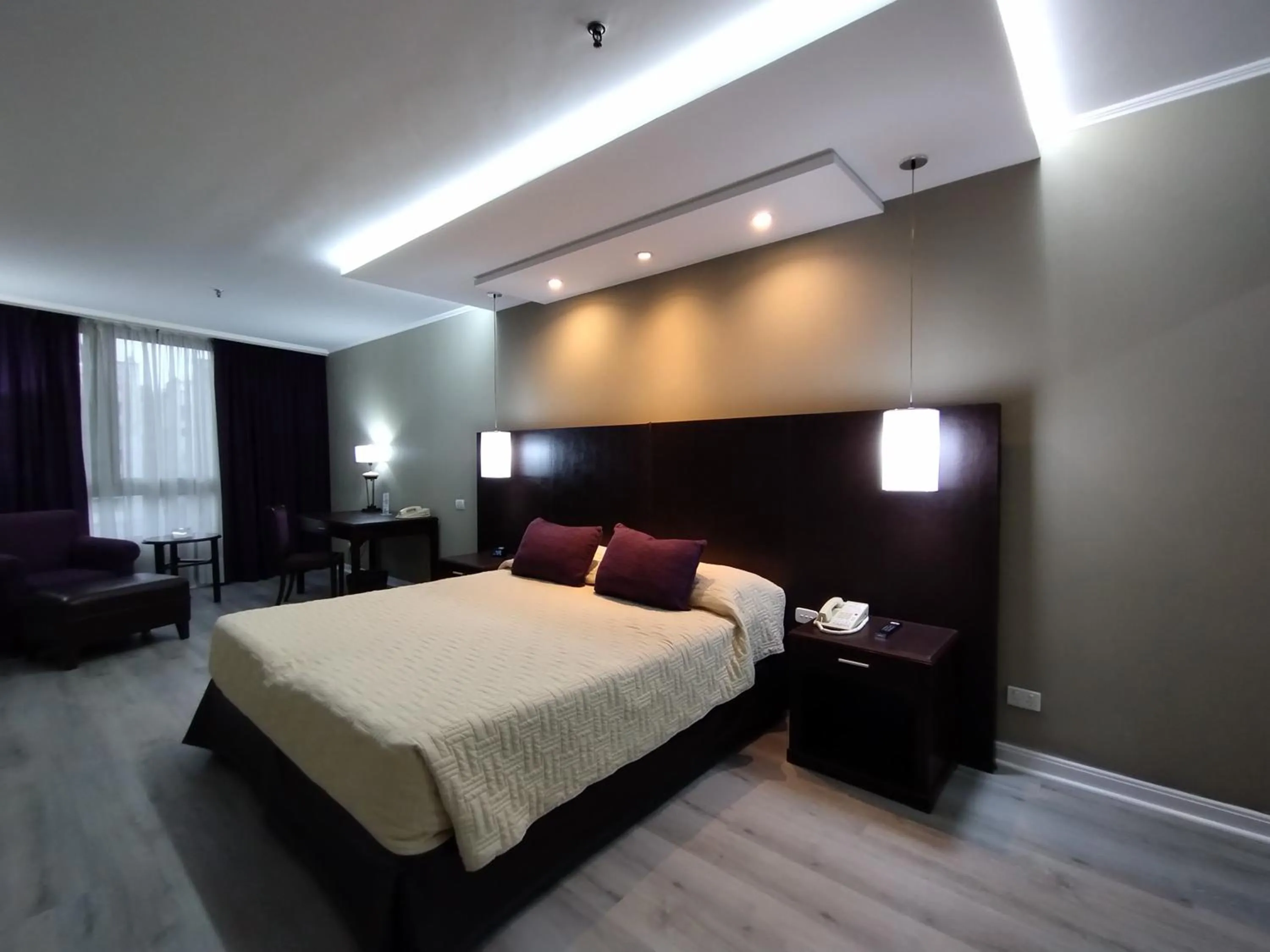 Bed in Howard Johnson Plaza by Wyndham Buenos Aires Florida Street