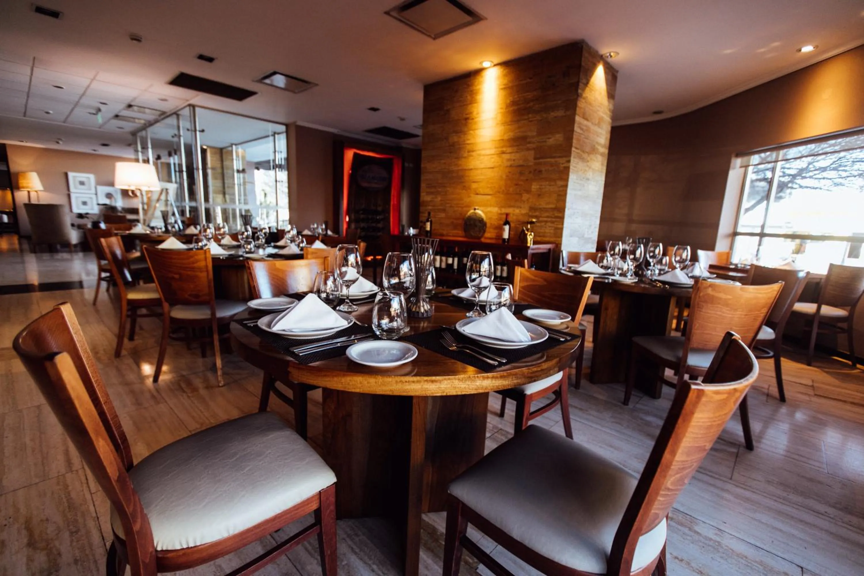 Restaurant/places to eat in Hotel Tower Inn & Suites