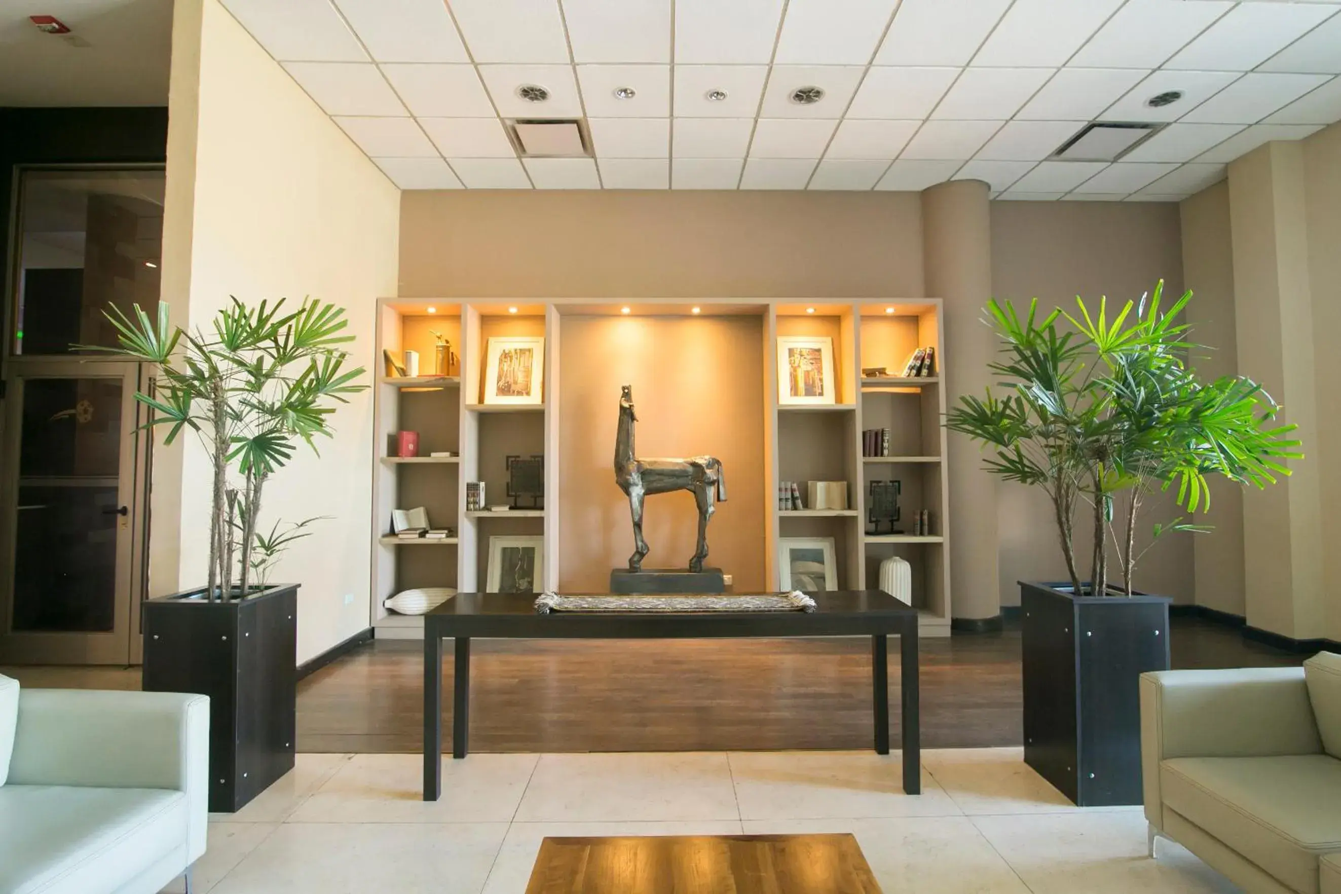 Lobby or reception in Hotel Tower Inn & Suites Lobby or reception in Hotel Tower Inn & Suites