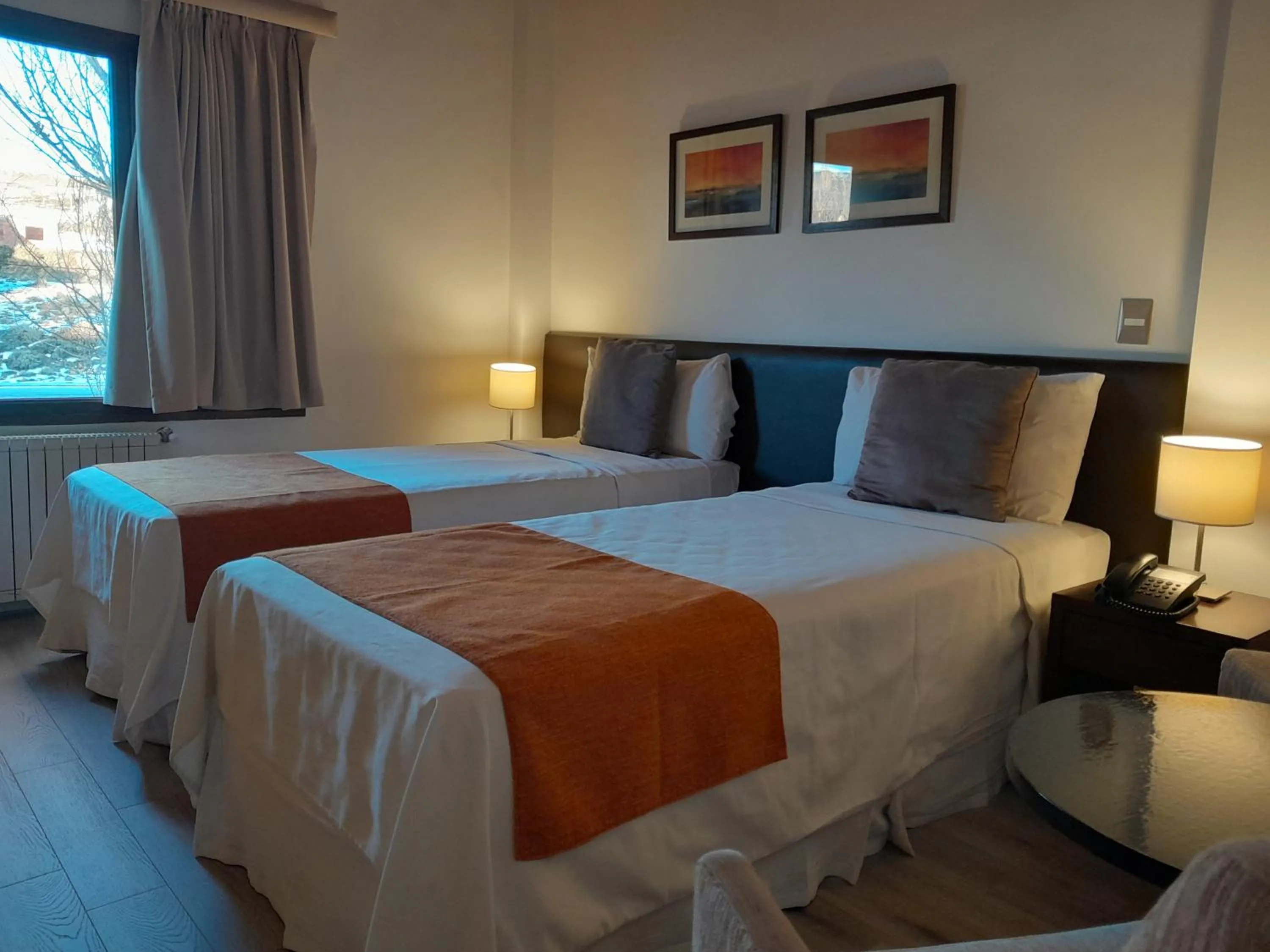 Photo of the whole room, Bed in Rochester Calafate