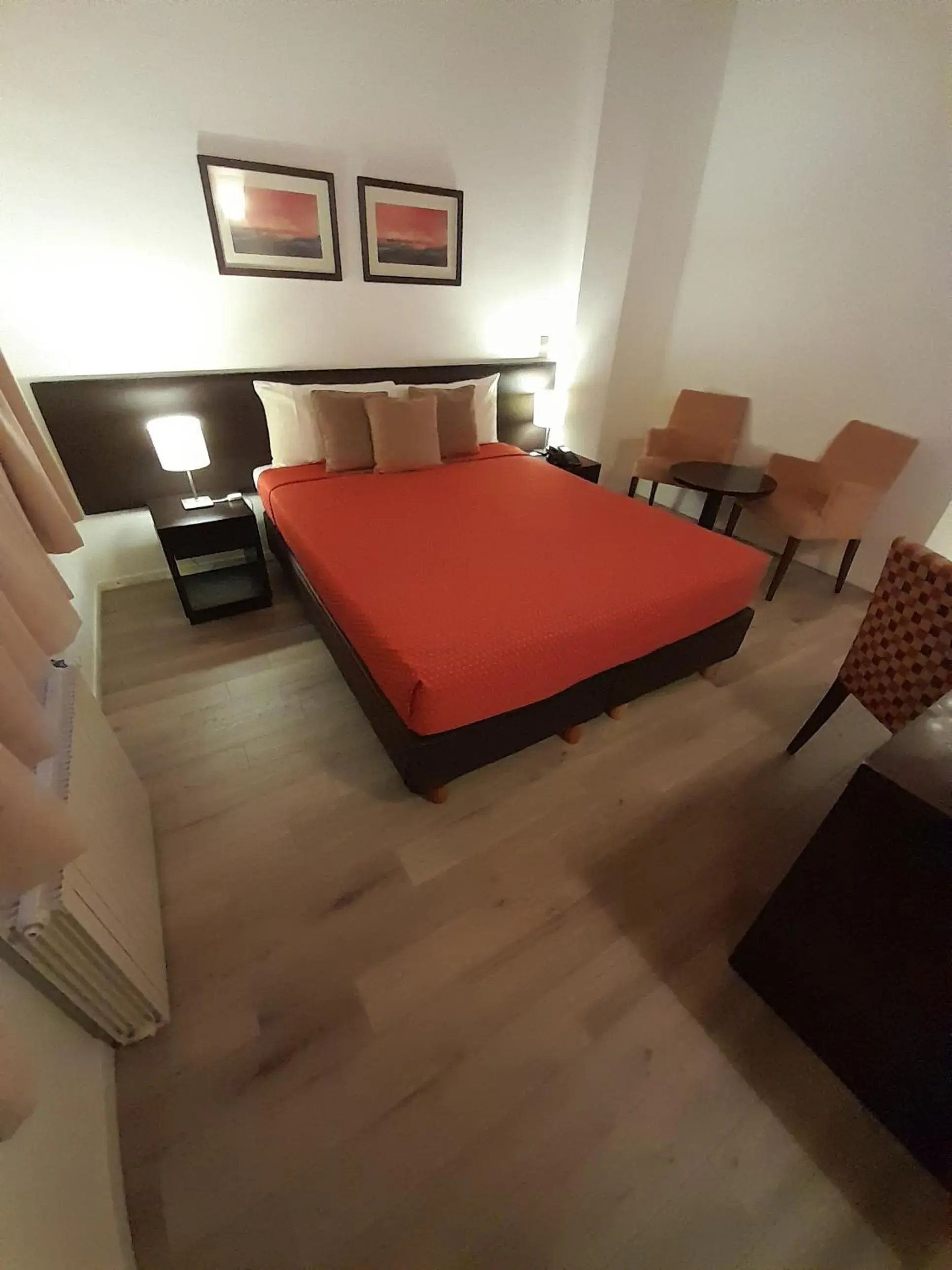 Photo of the whole room, Bed in Rochester Calafate Photo of the whole room, Bed in Rochester Calafate