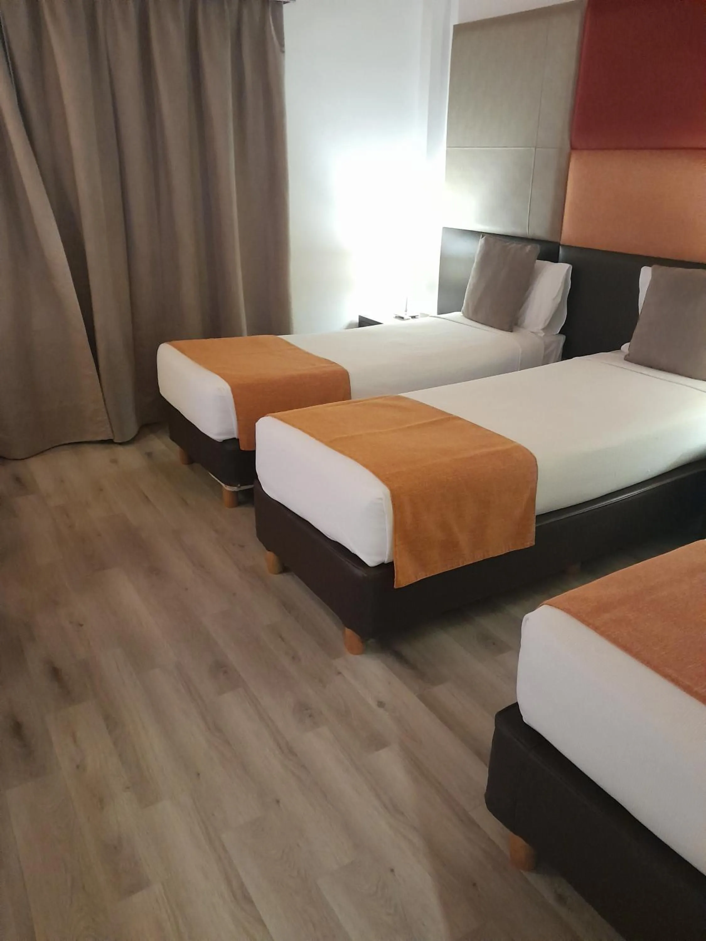 Photo of the whole room, Bed in Rochester Calafate