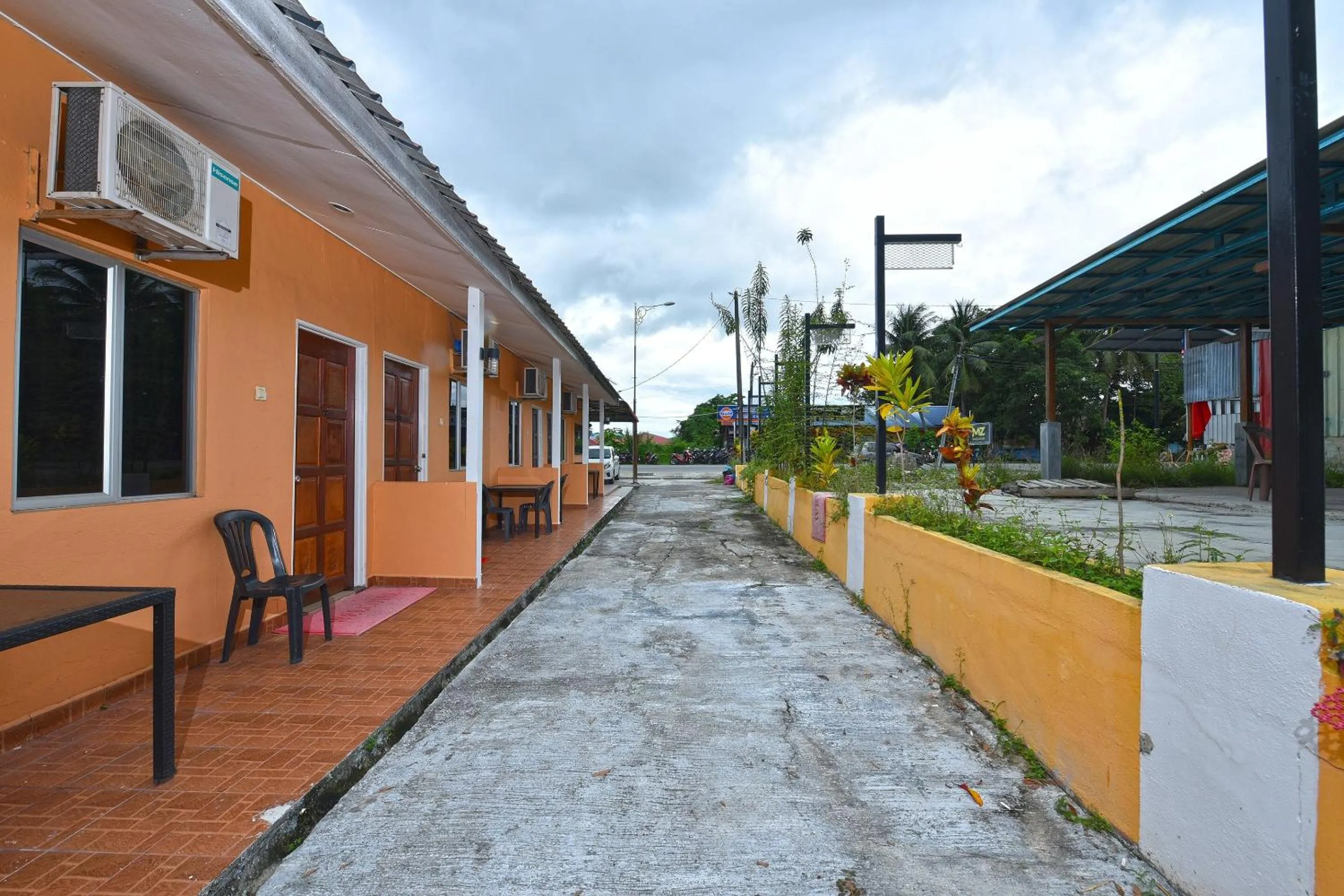 Lobby or reception in Hotel O Awan Biru Motel