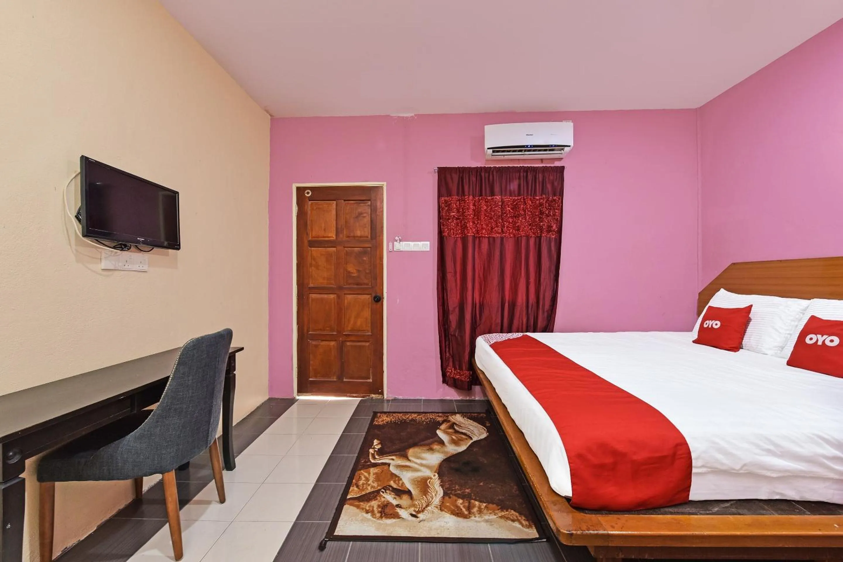 Bedroom, Bed in Hotel O Awan Biru Motel