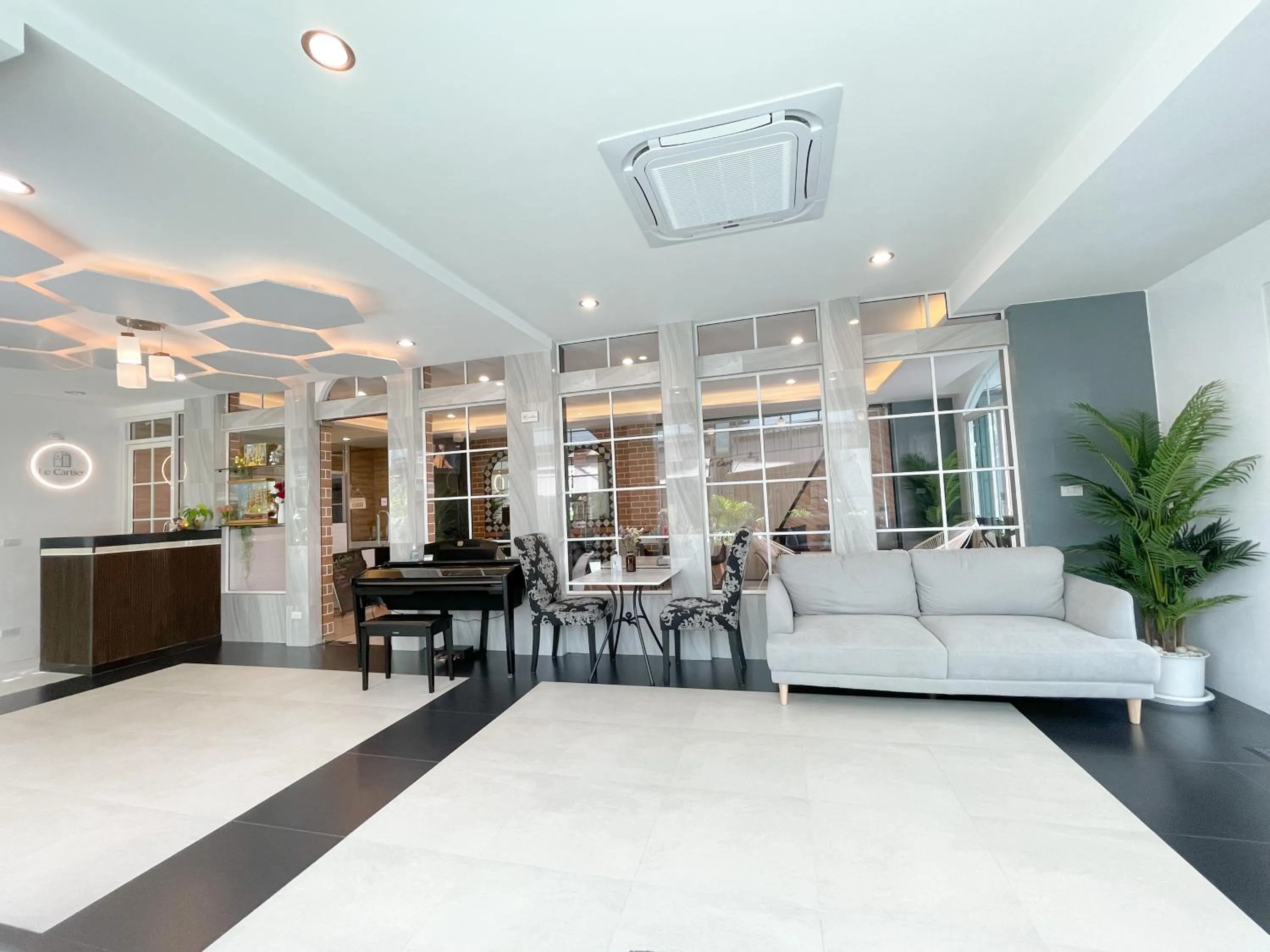 Lobby or reception in Le Cartier