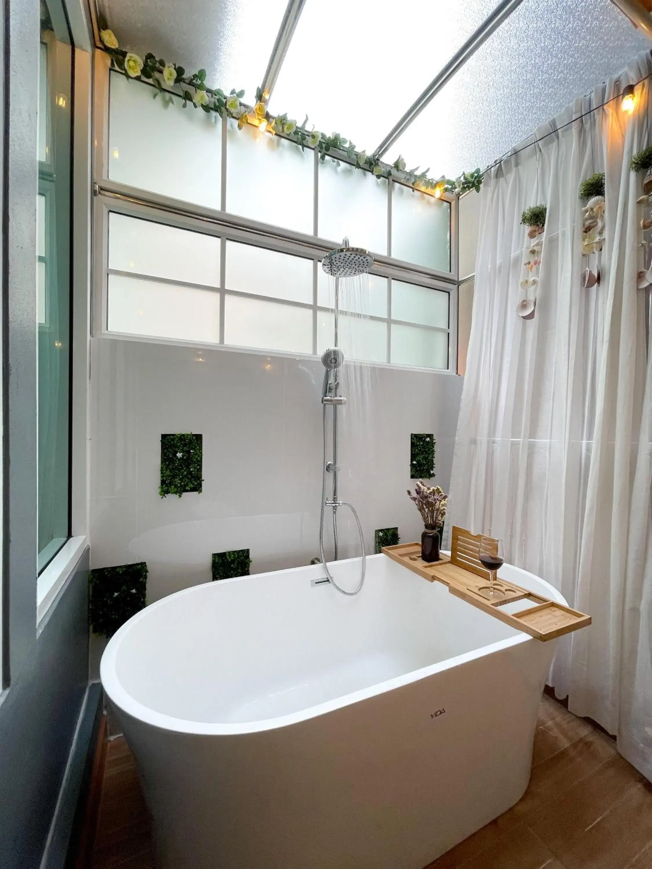 Deluxe Double Room with Bath in Le Cartier Deluxe Double Room with Bath in Le Cartier