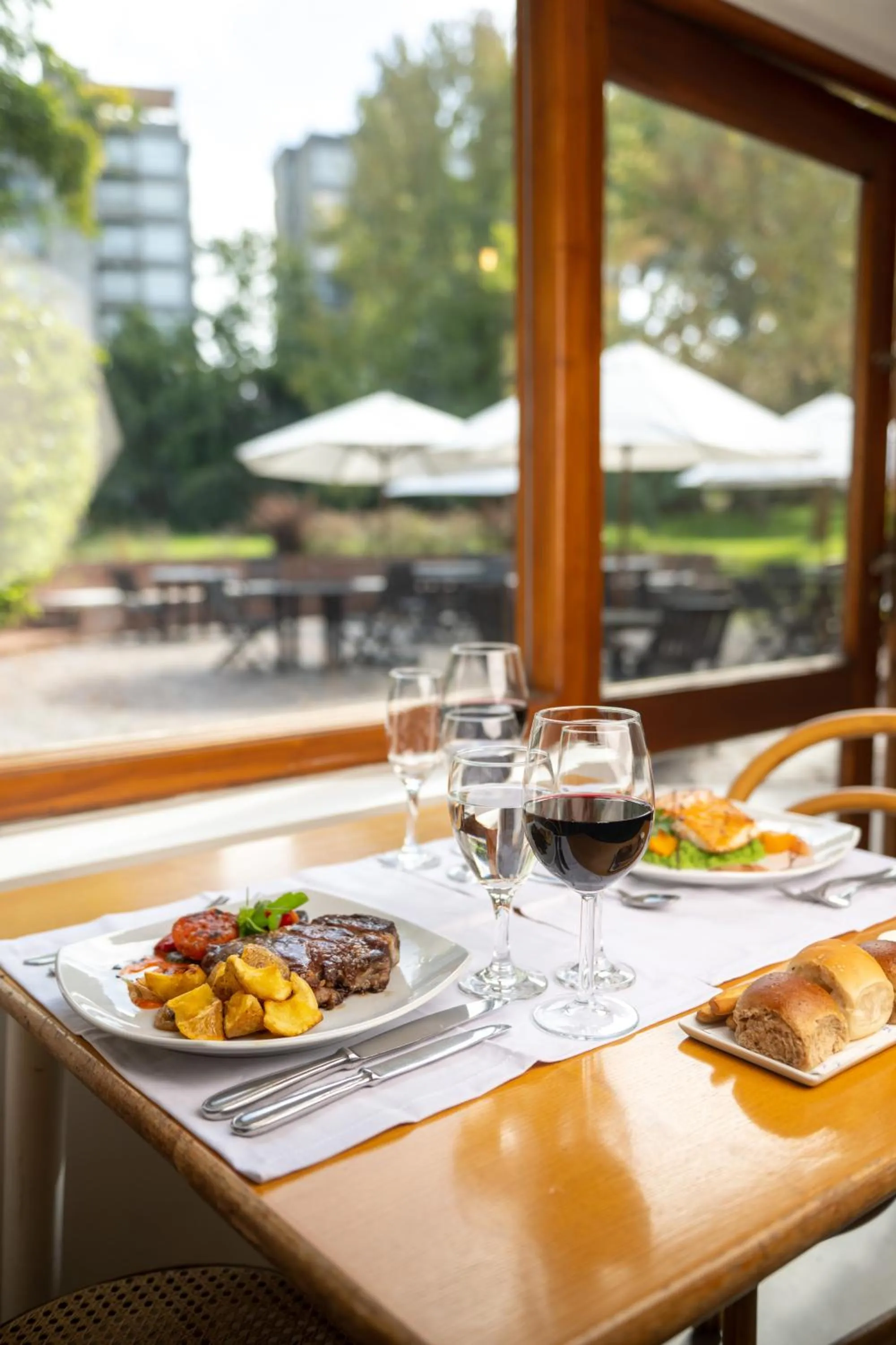 Restaurant/places to eat in Hotel del Bosque