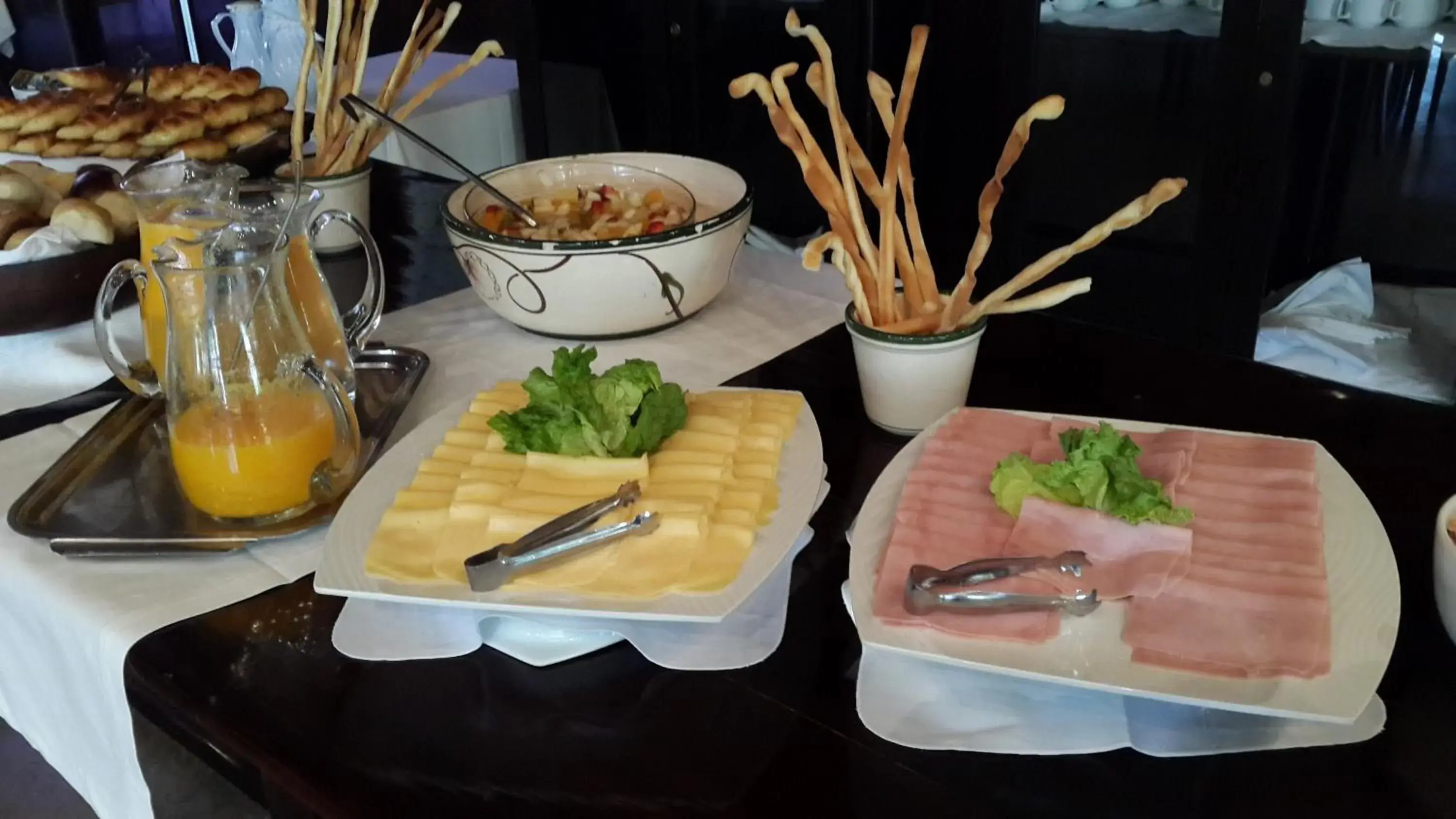 Buffet breakfast in Hotel del Bosque Buffet breakfast in Hotel del Bosque