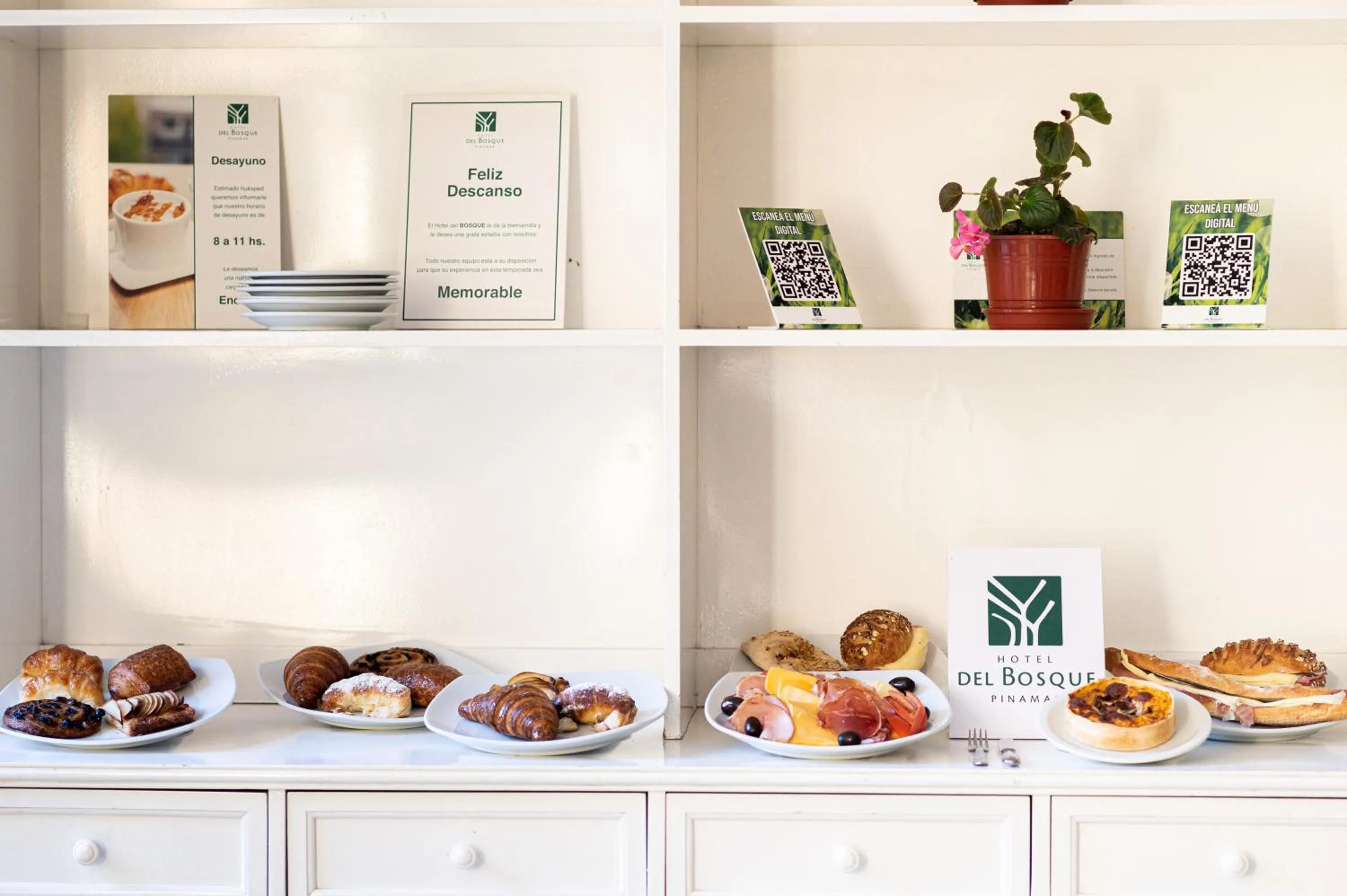 Restaurant/places to eat in Hotel del Bosque