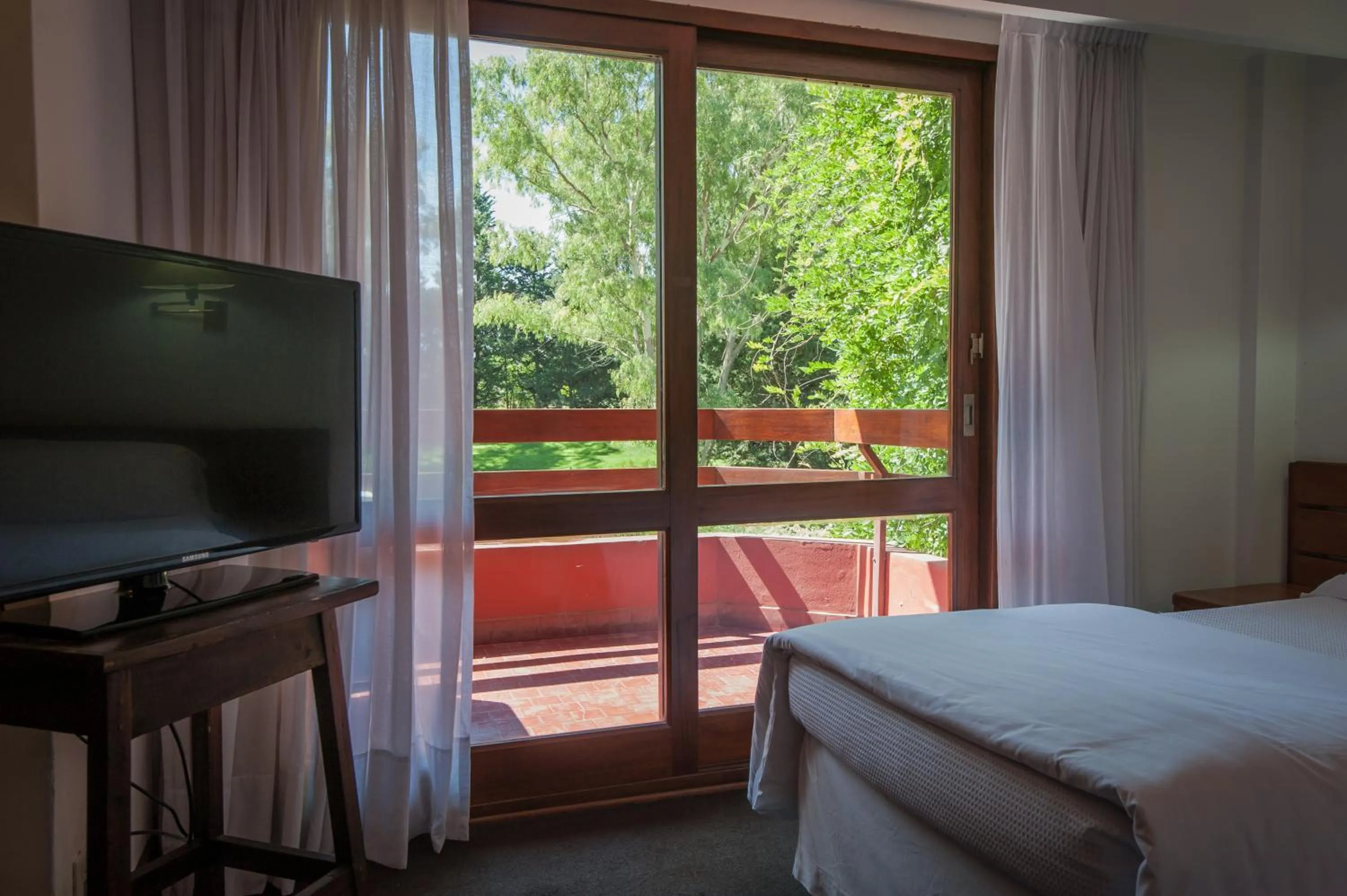 TV and multimedia, Bed in Hotel del Bosque