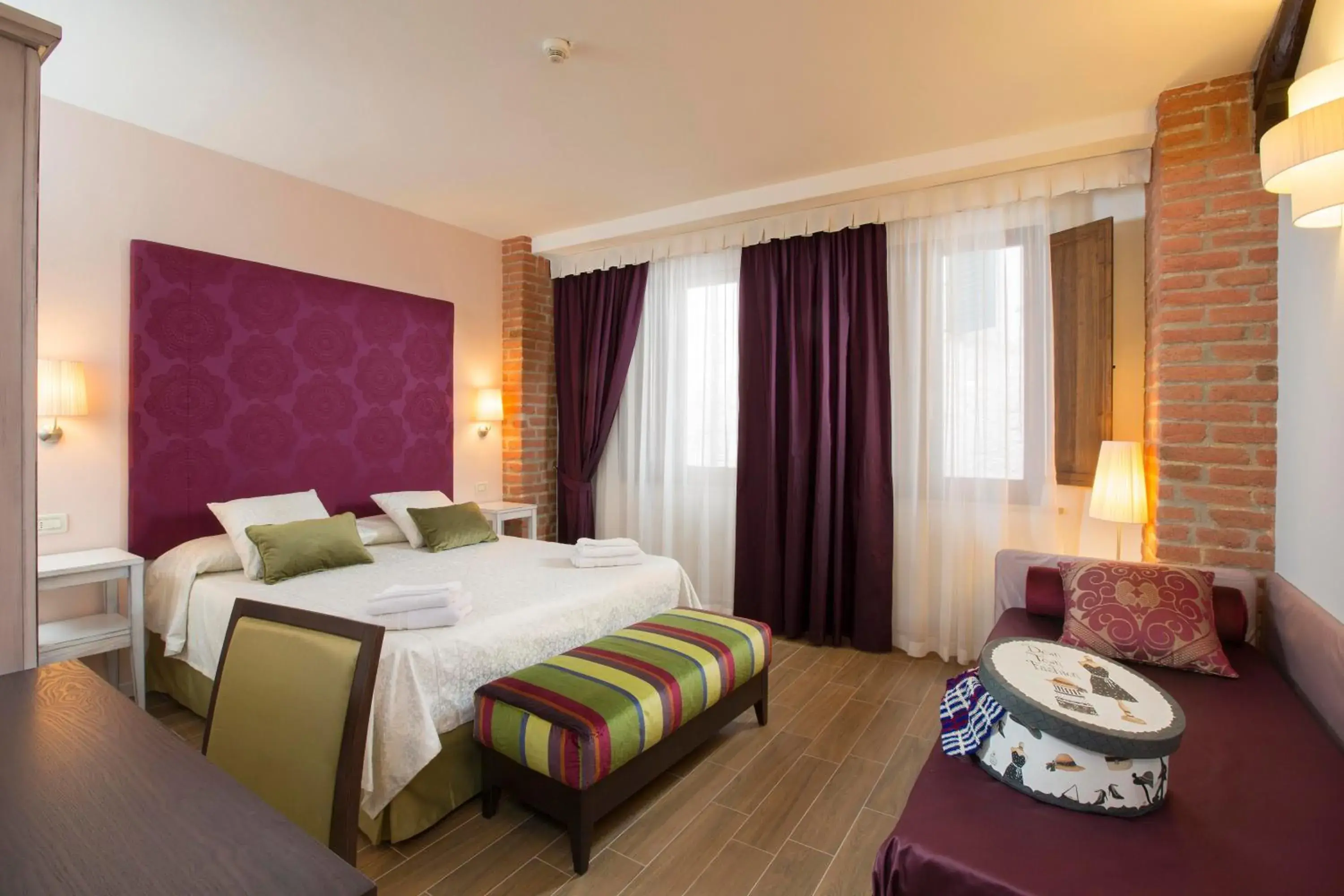 Superior Double or Twin Room with No View in Hotel Alma Domus Superior Double or Twin Room with No View in Hotel Alma Domus