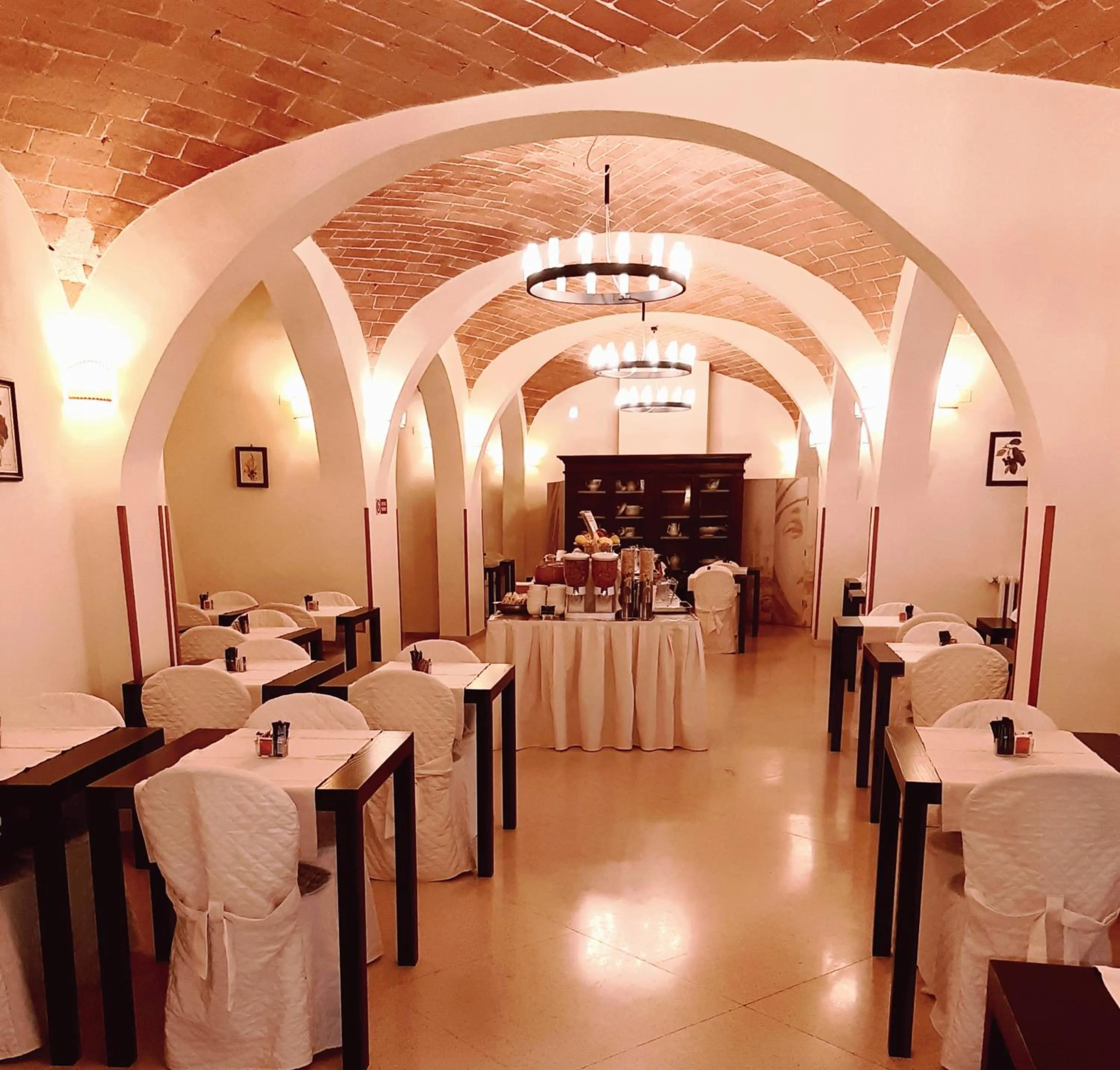 Breakfast in Hotel Alma Domus