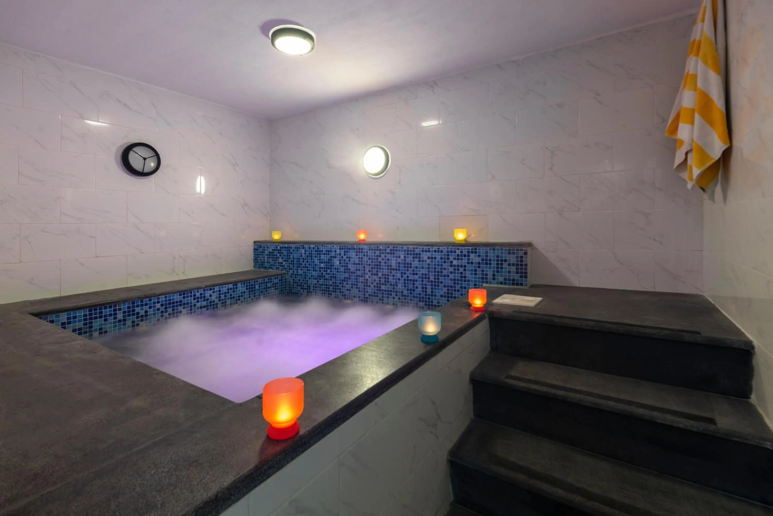 Hot Tub in Petra Elite Hotel