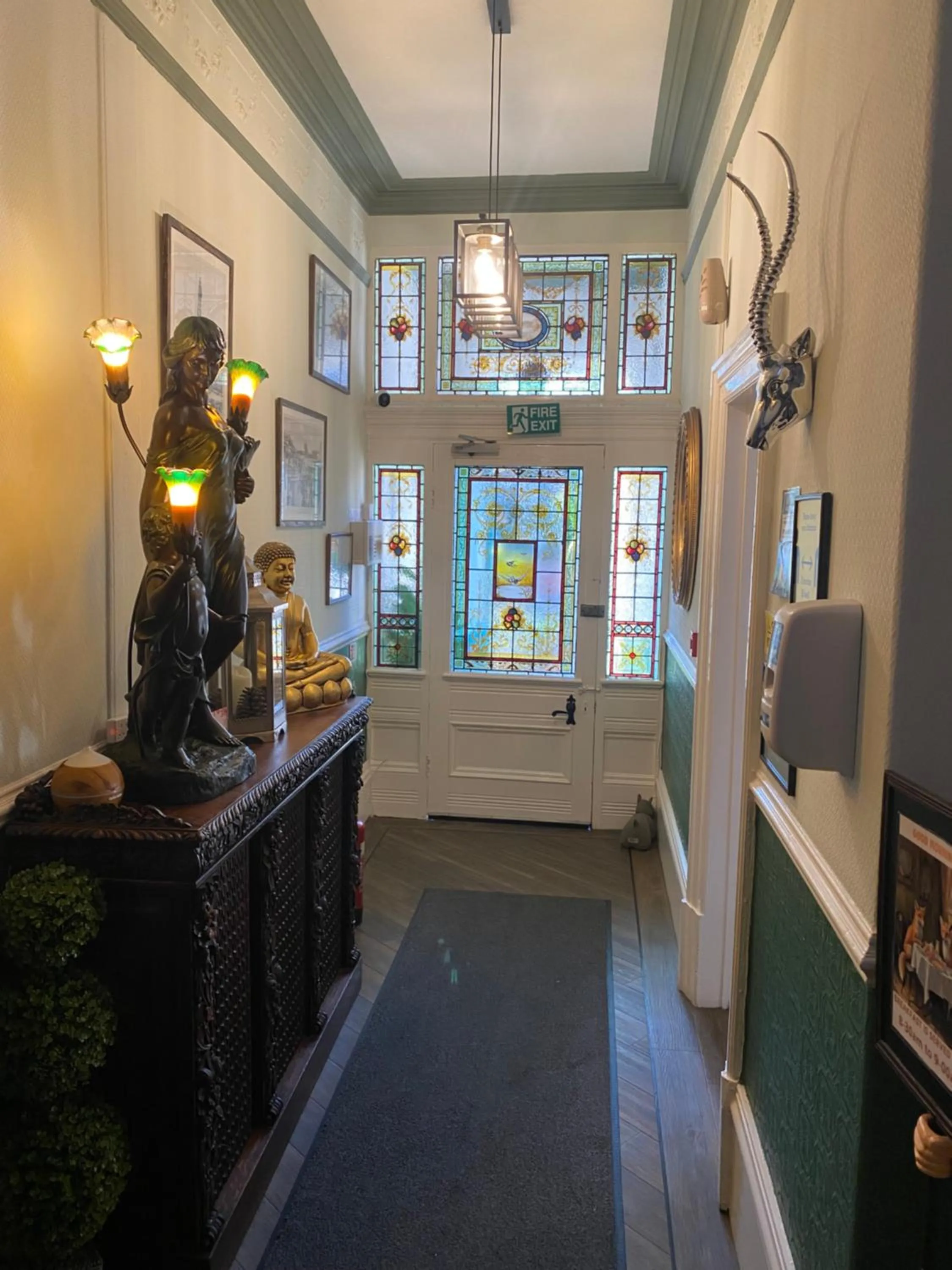 Facade/entrance in Fox lodge