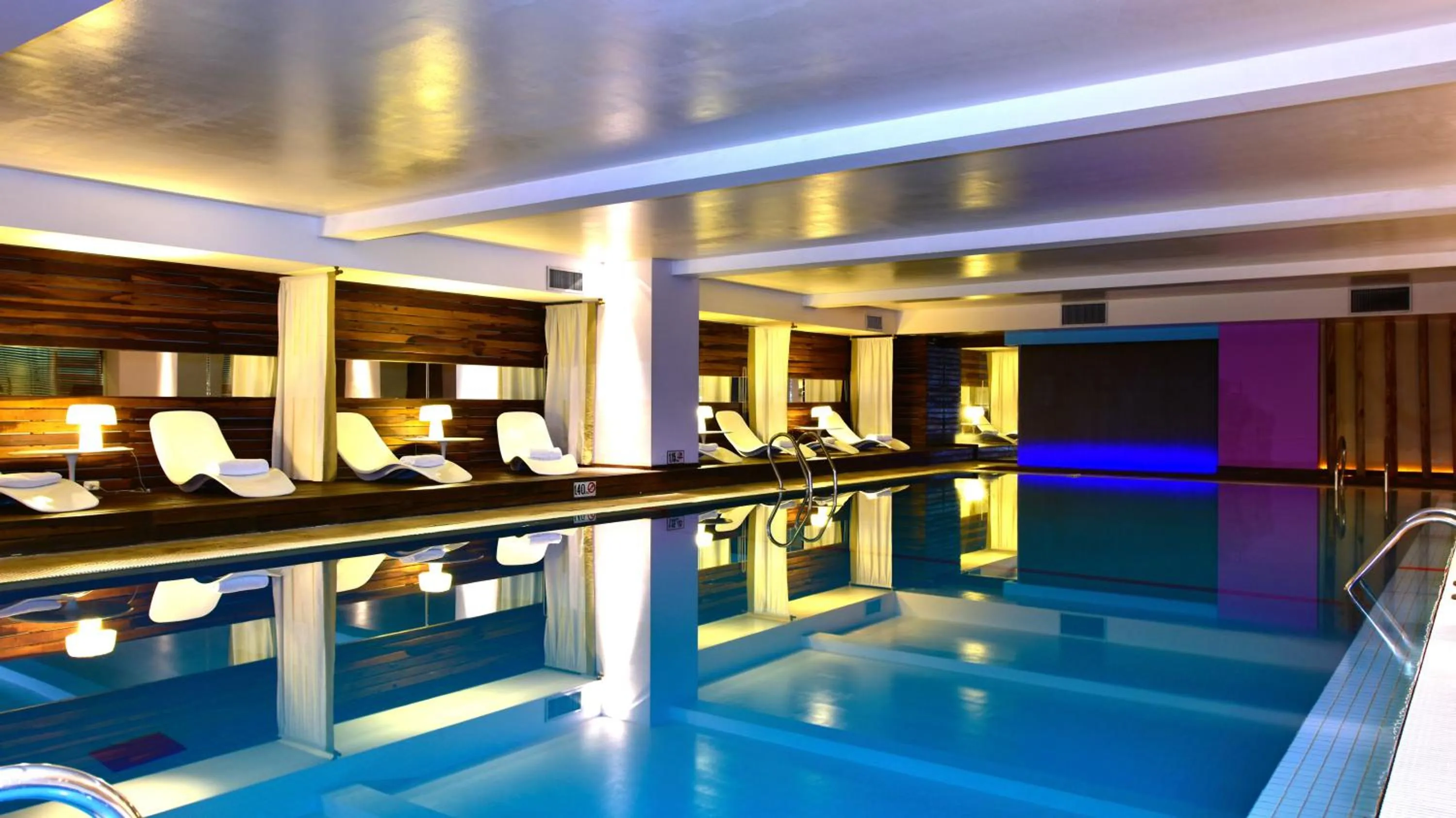 Swimming pool in Pestana Buenos Aires
