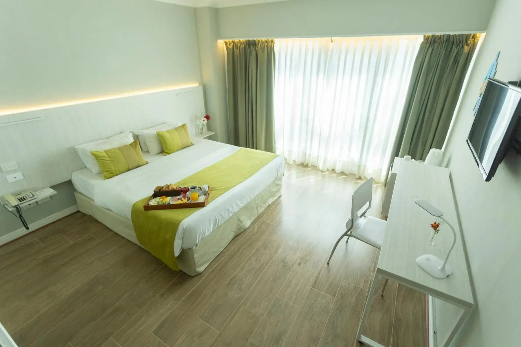 Photo of the whole room, Bed in Pestana Buenos Aires Photo of the whole room, Bed in Pestana Buenos Aires