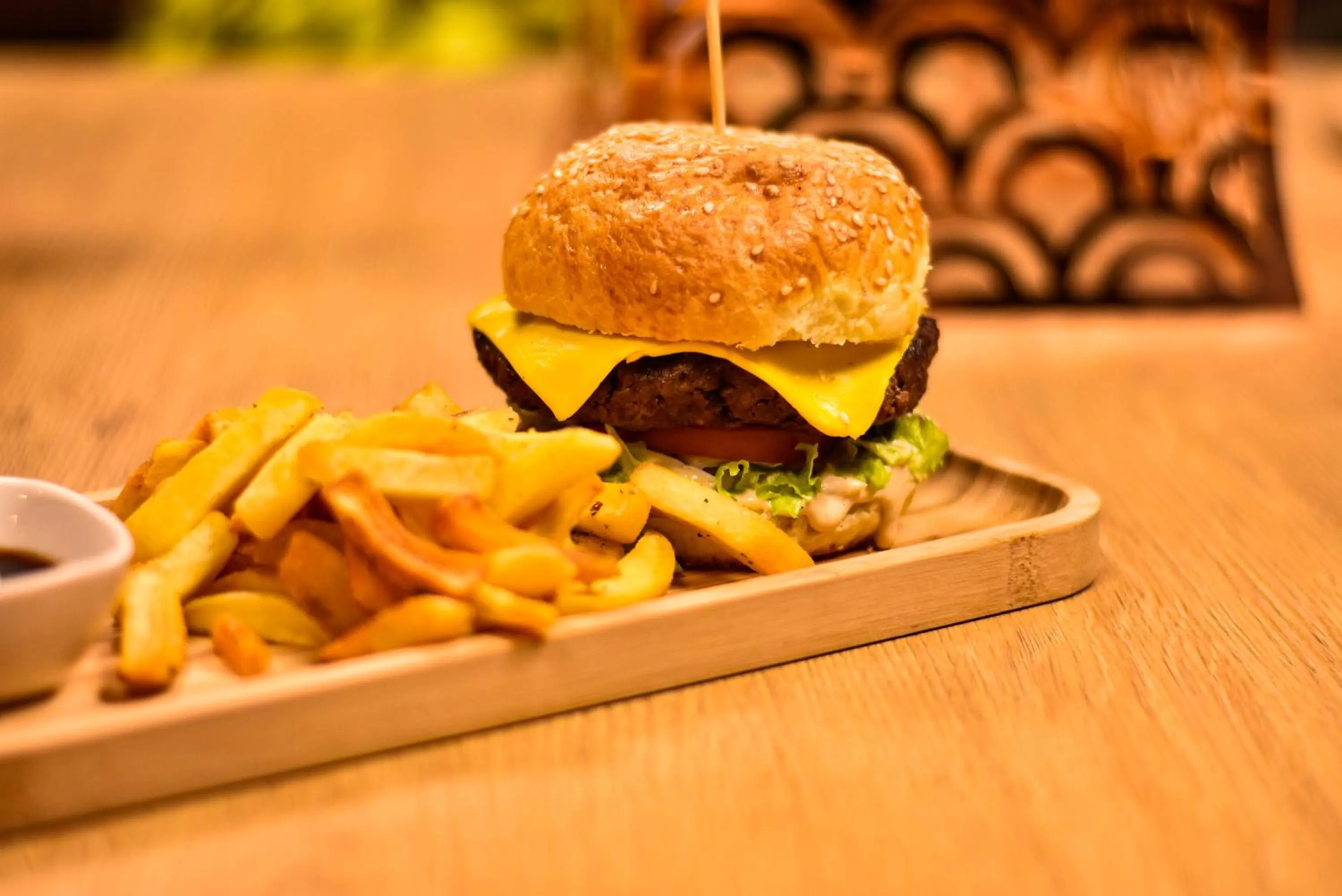 Restaurant/places to eat in Paliani Hotel