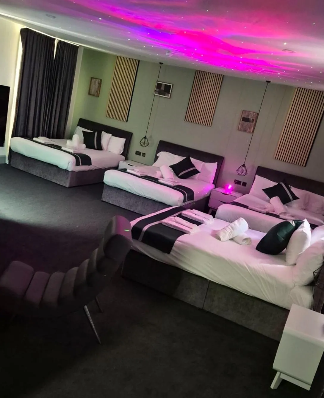 Hotel 105