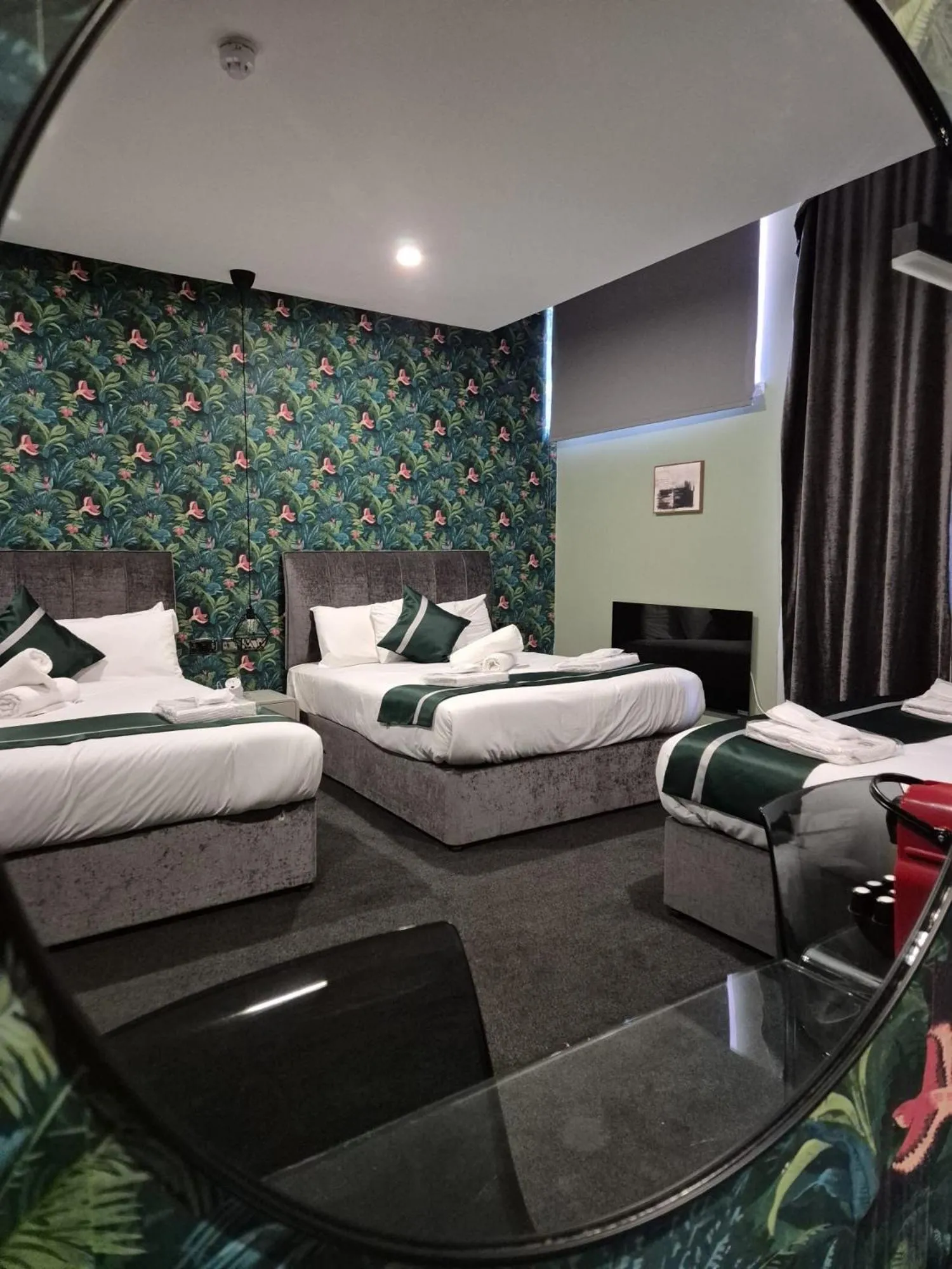 Hotel 105