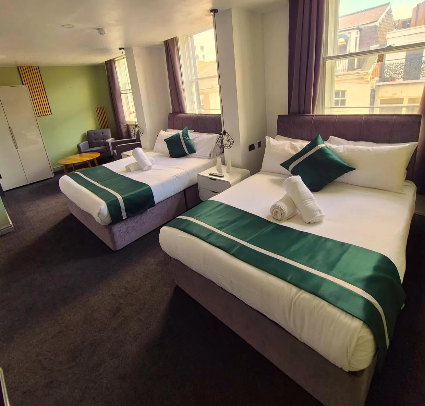 Quadruple Room in Hotel 105