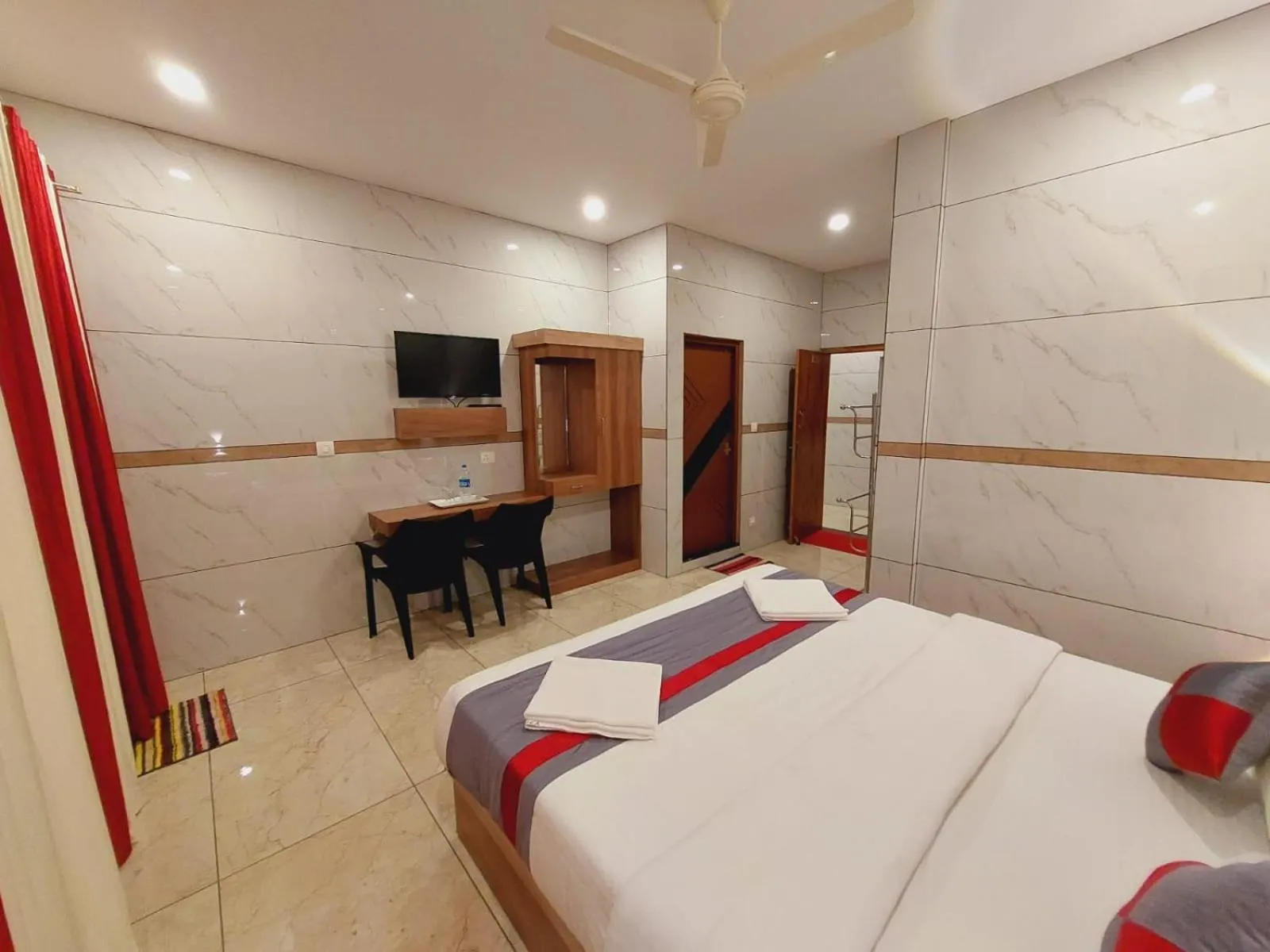 Photo of the whole room, Bed in Mistica Munnar
