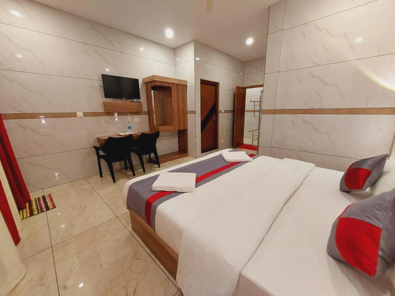 Photo of the whole room, Bed in Mistica Munnar
