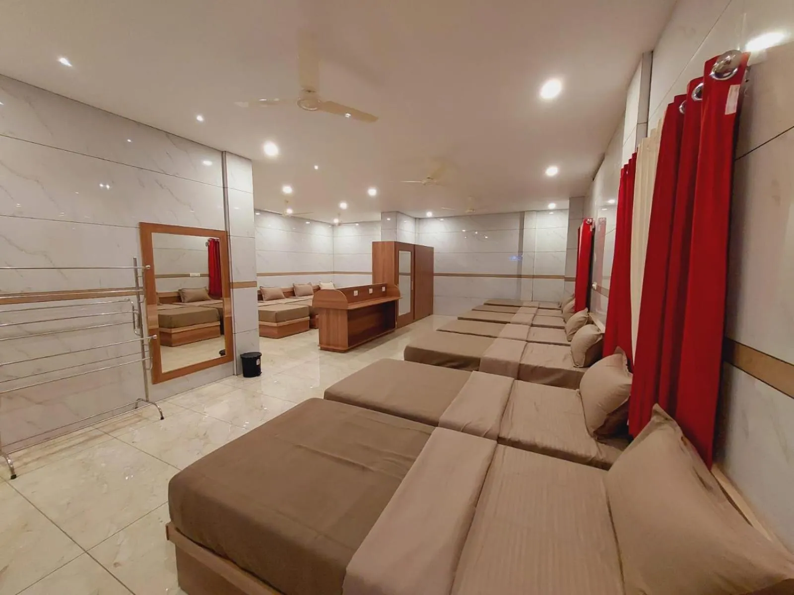 Photo of the whole room, Bed in Mistica Munnar