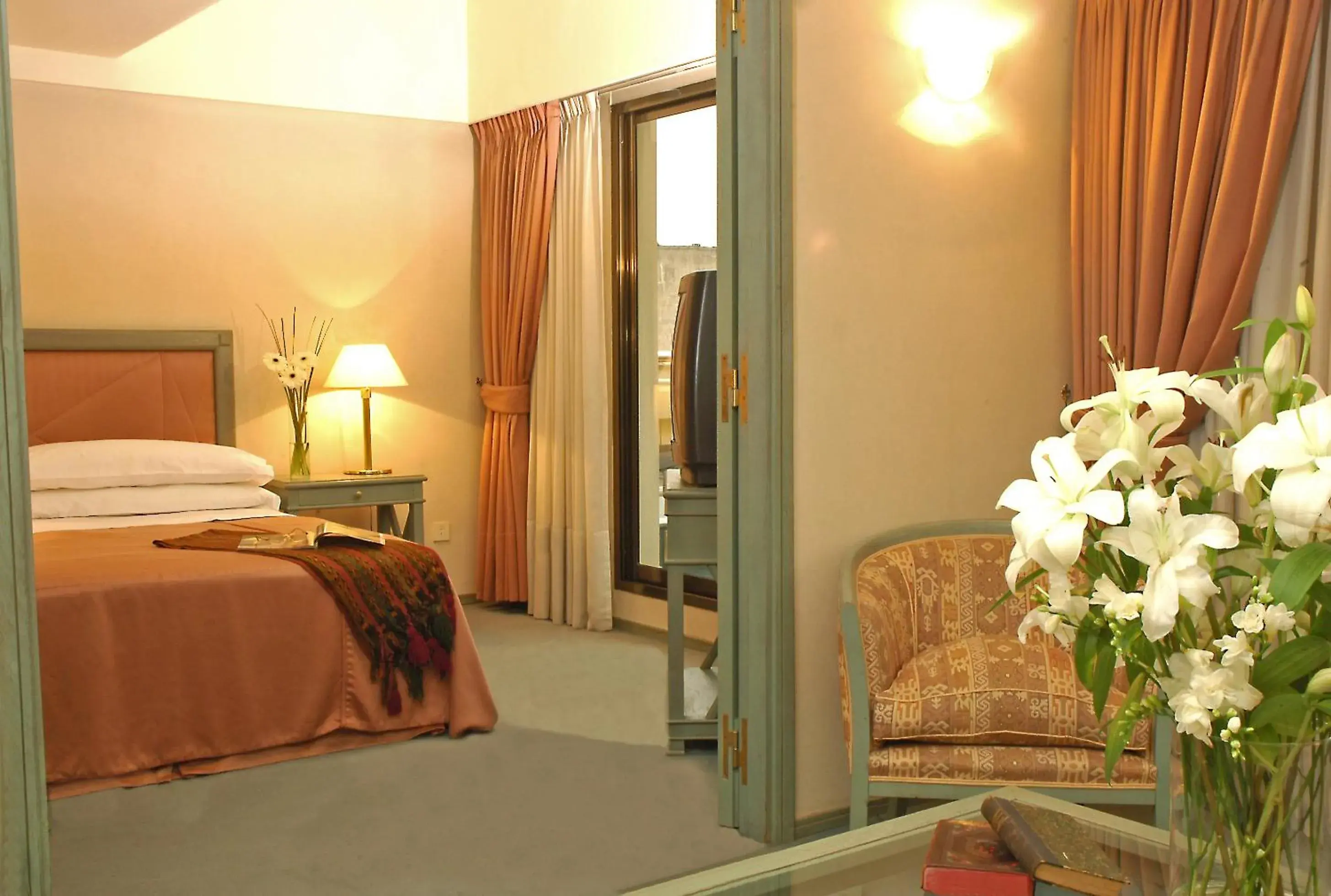 Photo of the whole room, Bed in Wilton Hotel Buenos Aires Photo of the whole room, Bed in Wilton Hotel Buenos Aires