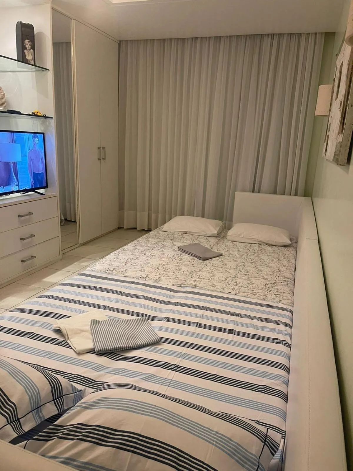 Bed in Flat NANNAI RESIDENCE