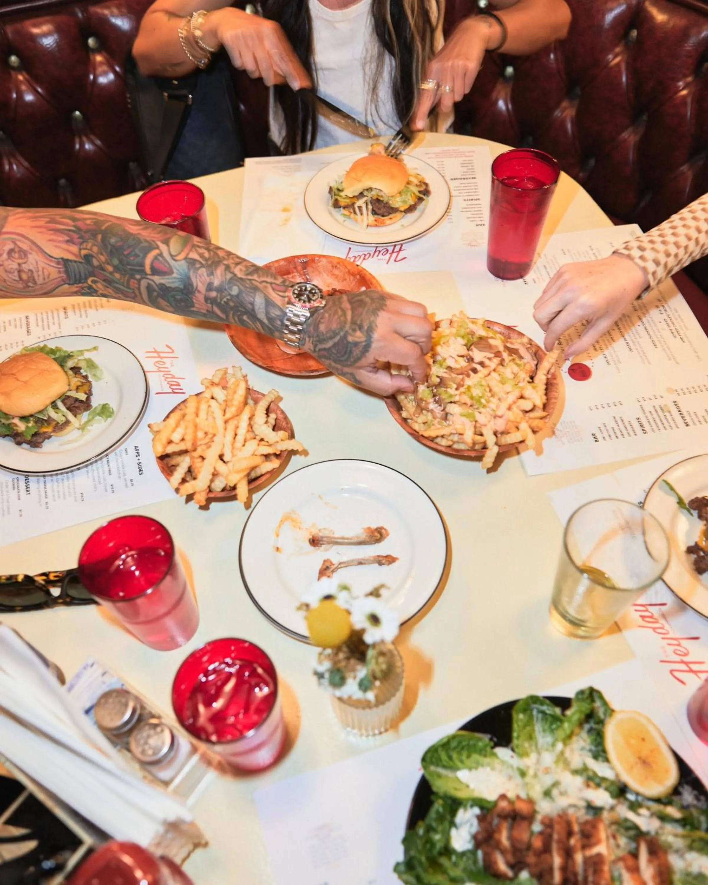 Restaurant/places to eat in Fleur Noire Hotel - 21 and Over