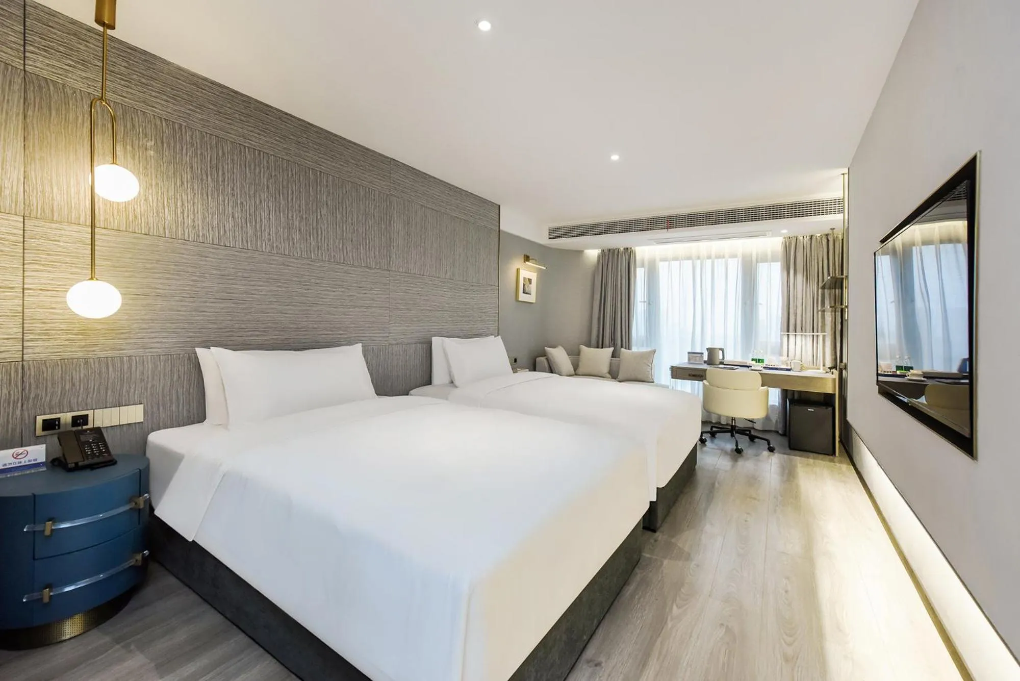 Bedroom, Bed in Kuanrong Suites Hotel Liangjiang love sea shopping park