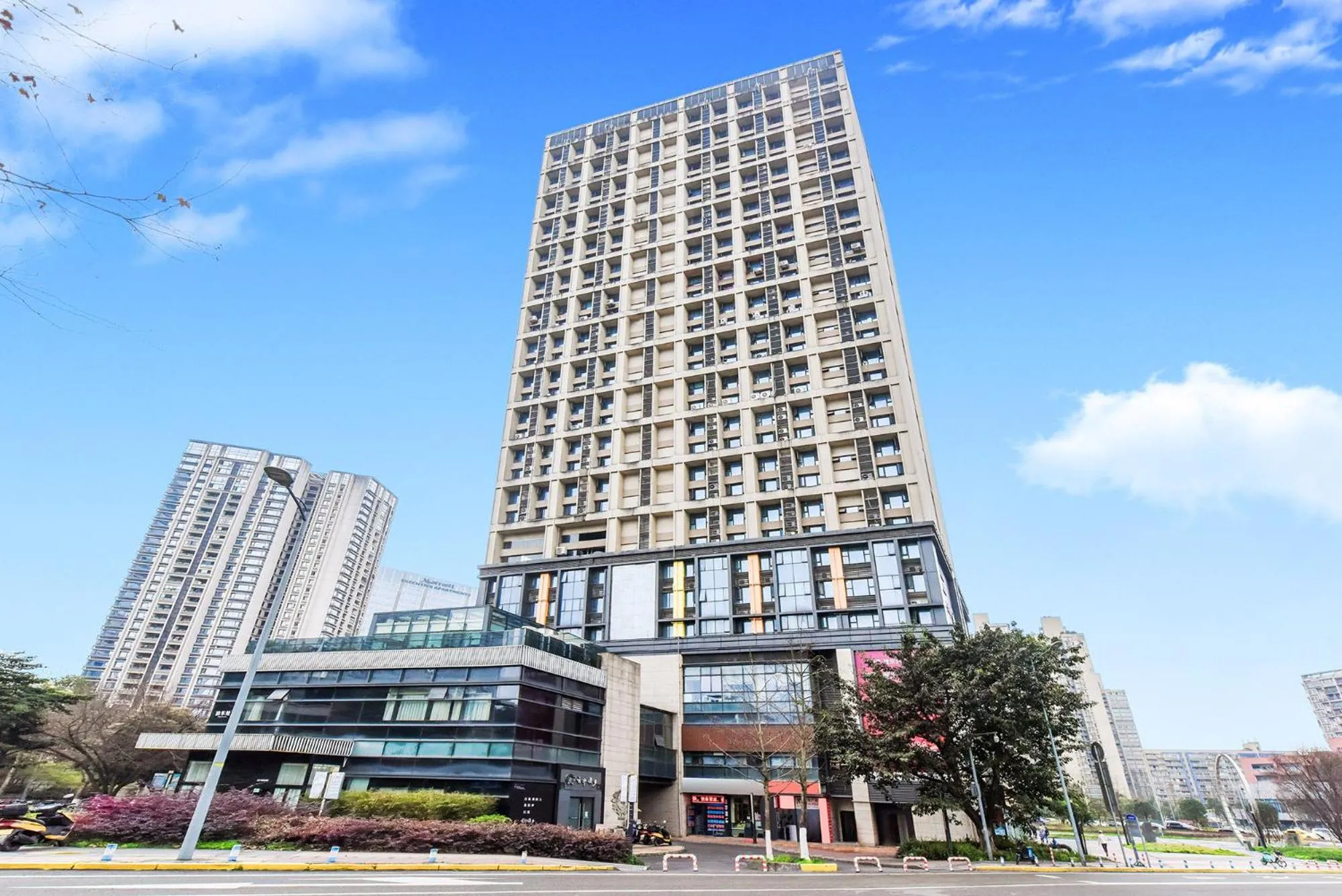 Property building in Kuanrong Suites Hotel Liangjiang love sea shopping park