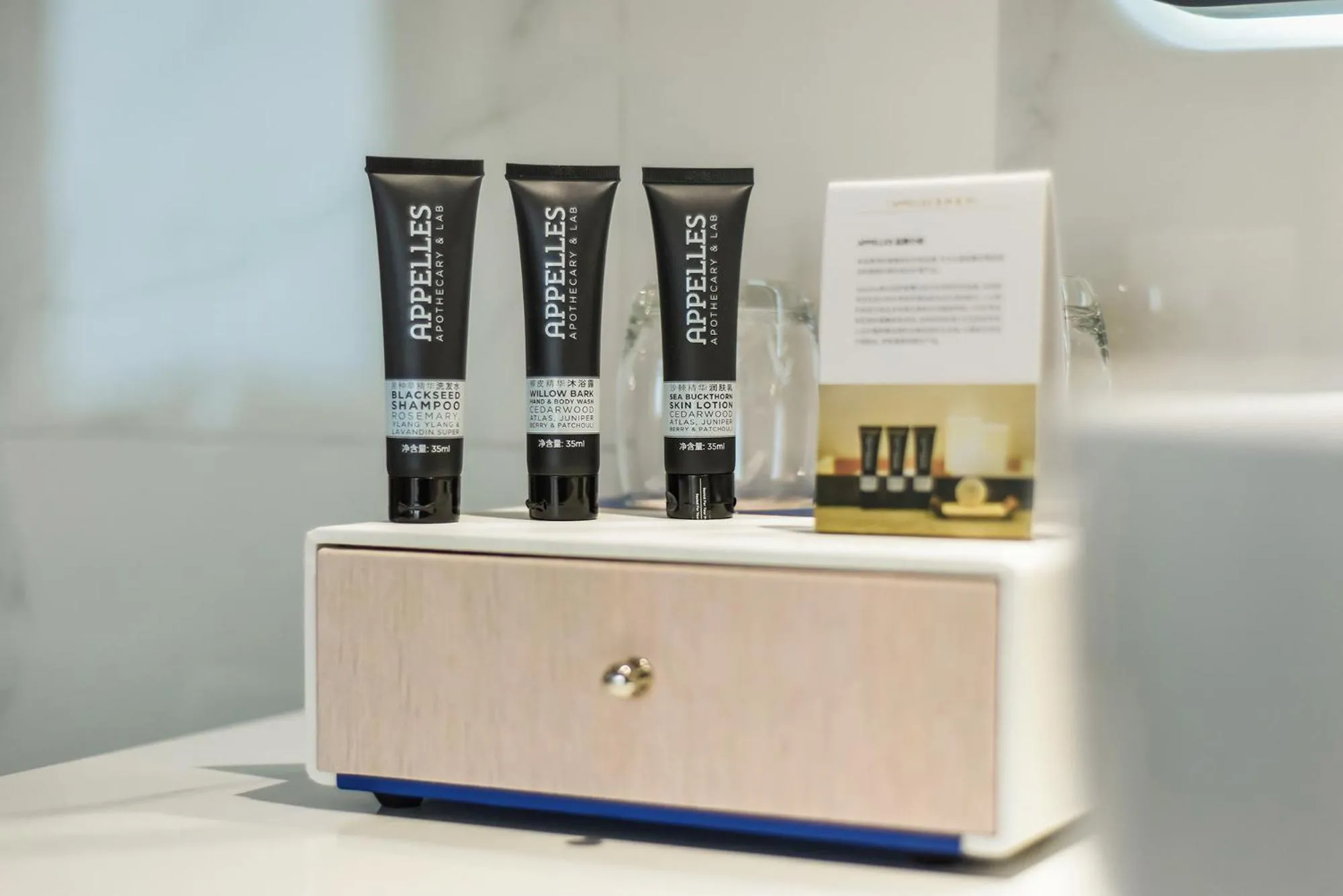 Bathroom in Kuanrong Suites Hotel Liangjiang love sea shopping park