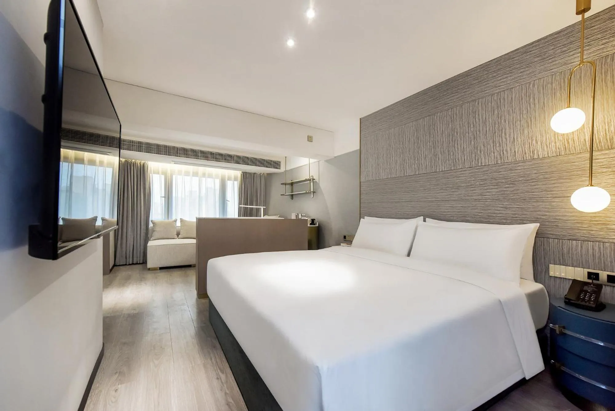 Bedroom, Bed in Kuanrong Suites Hotel Liangjiang love sea shopping park