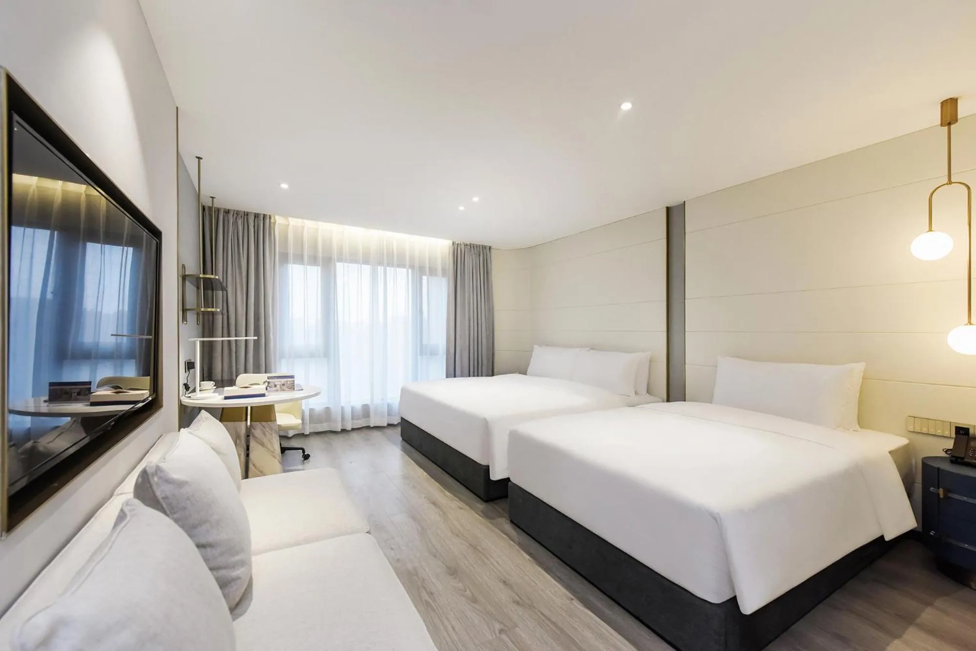 Bedroom, Bed in Kuanrong Suites Hotel Liangjiang love sea shopping park