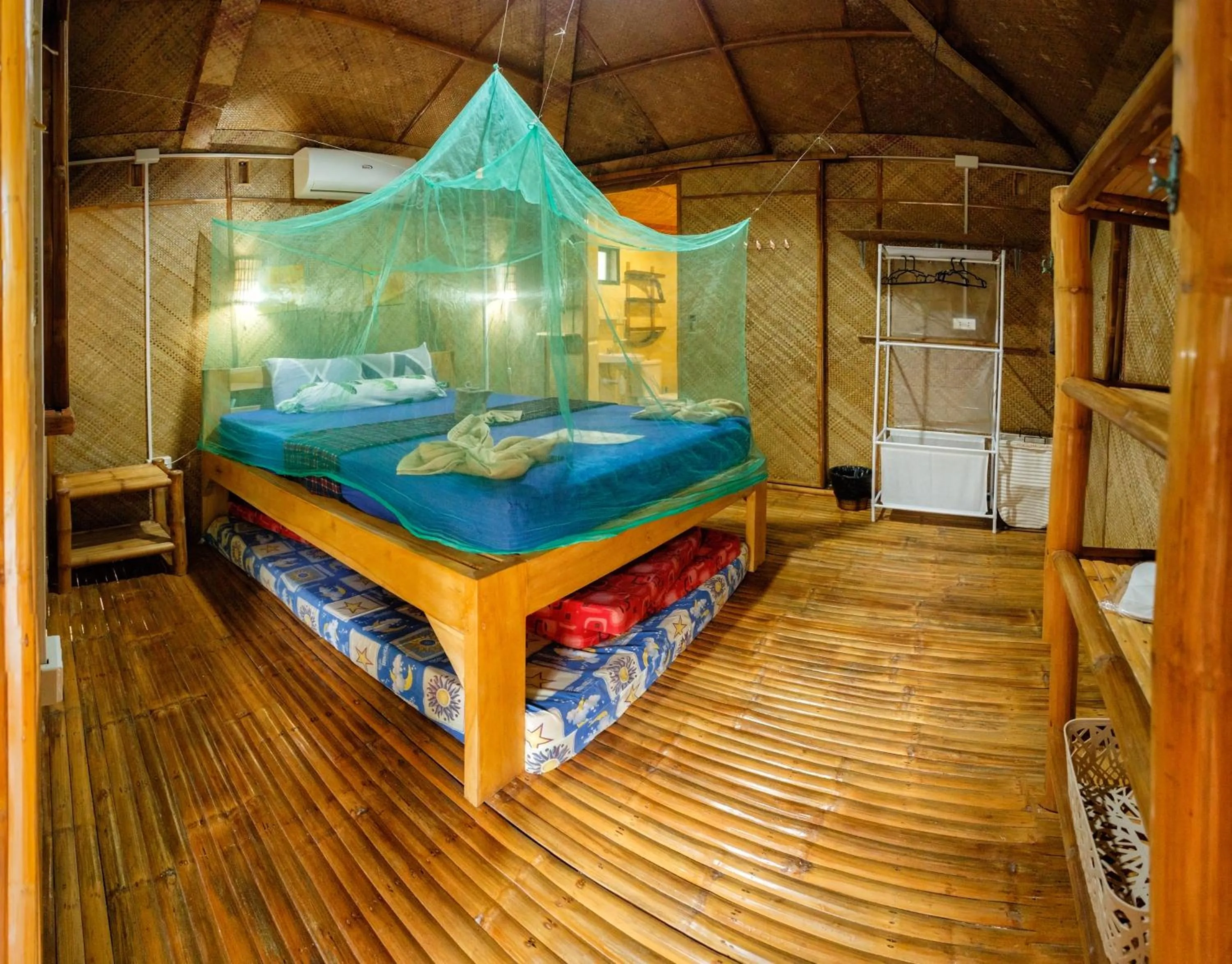 Camotes-Hidden-Huts