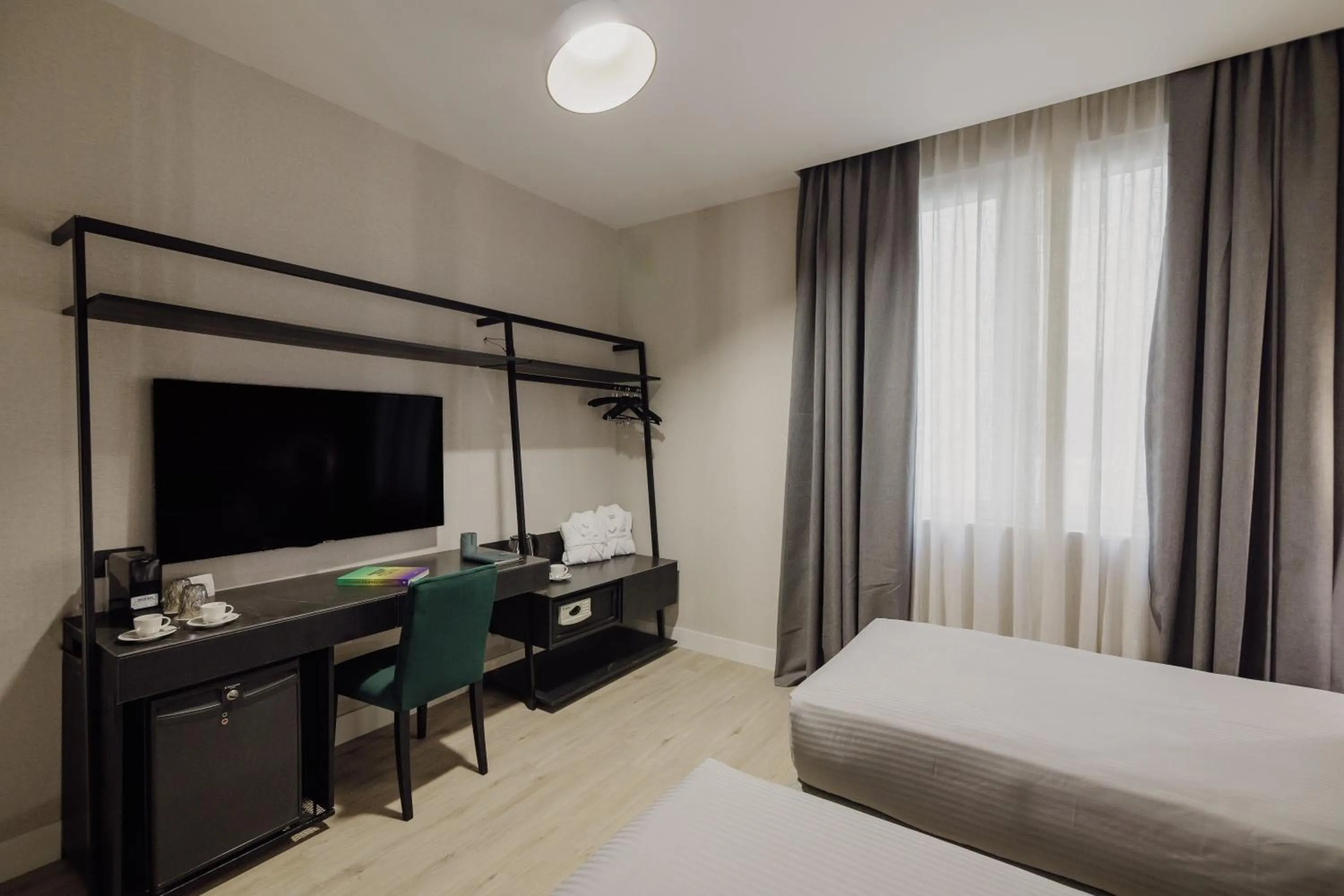 Bedroom, Bed in Grand Brizo Bel Air