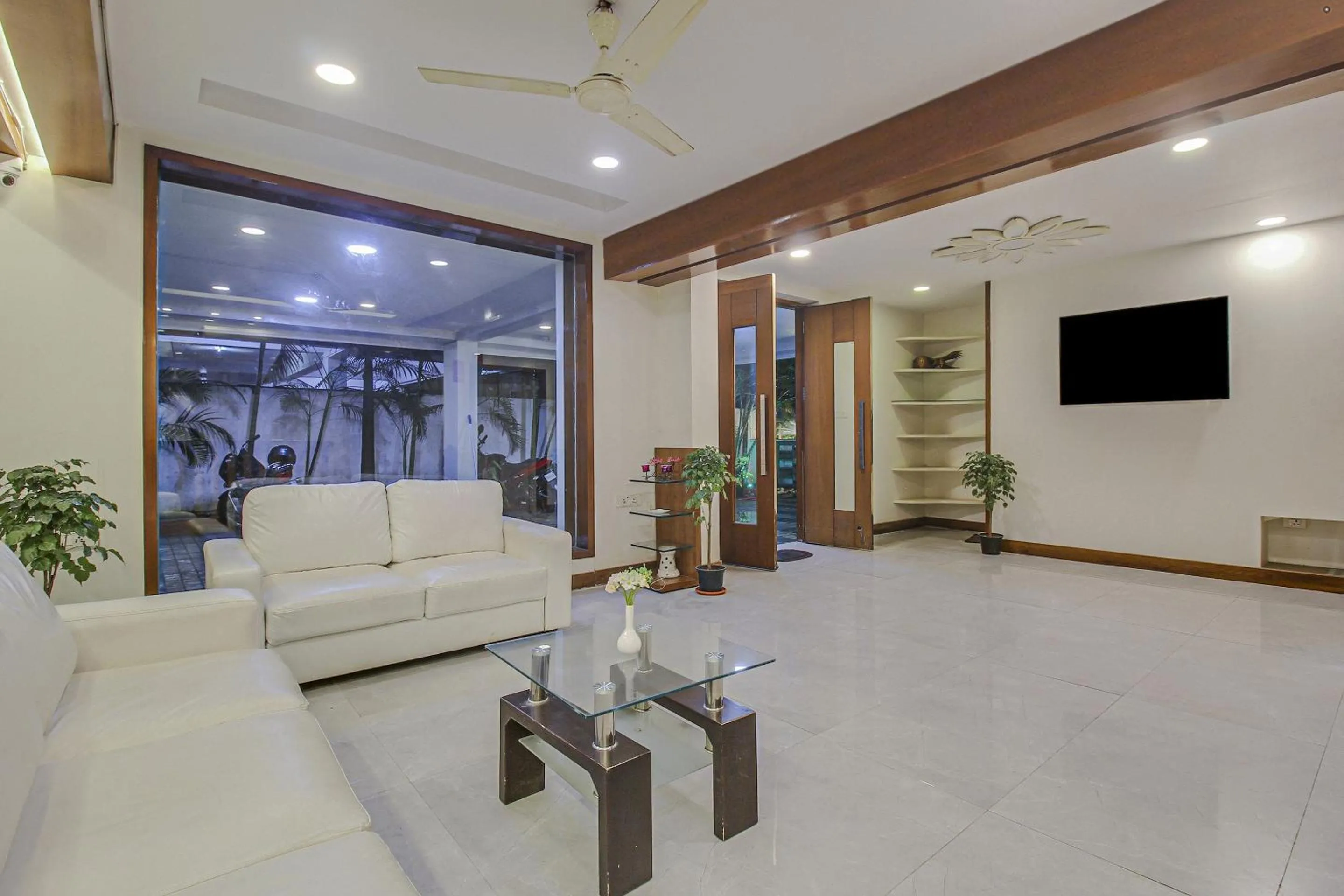 Lobby or reception in Super Townhouse Eaglewood Gachibowli