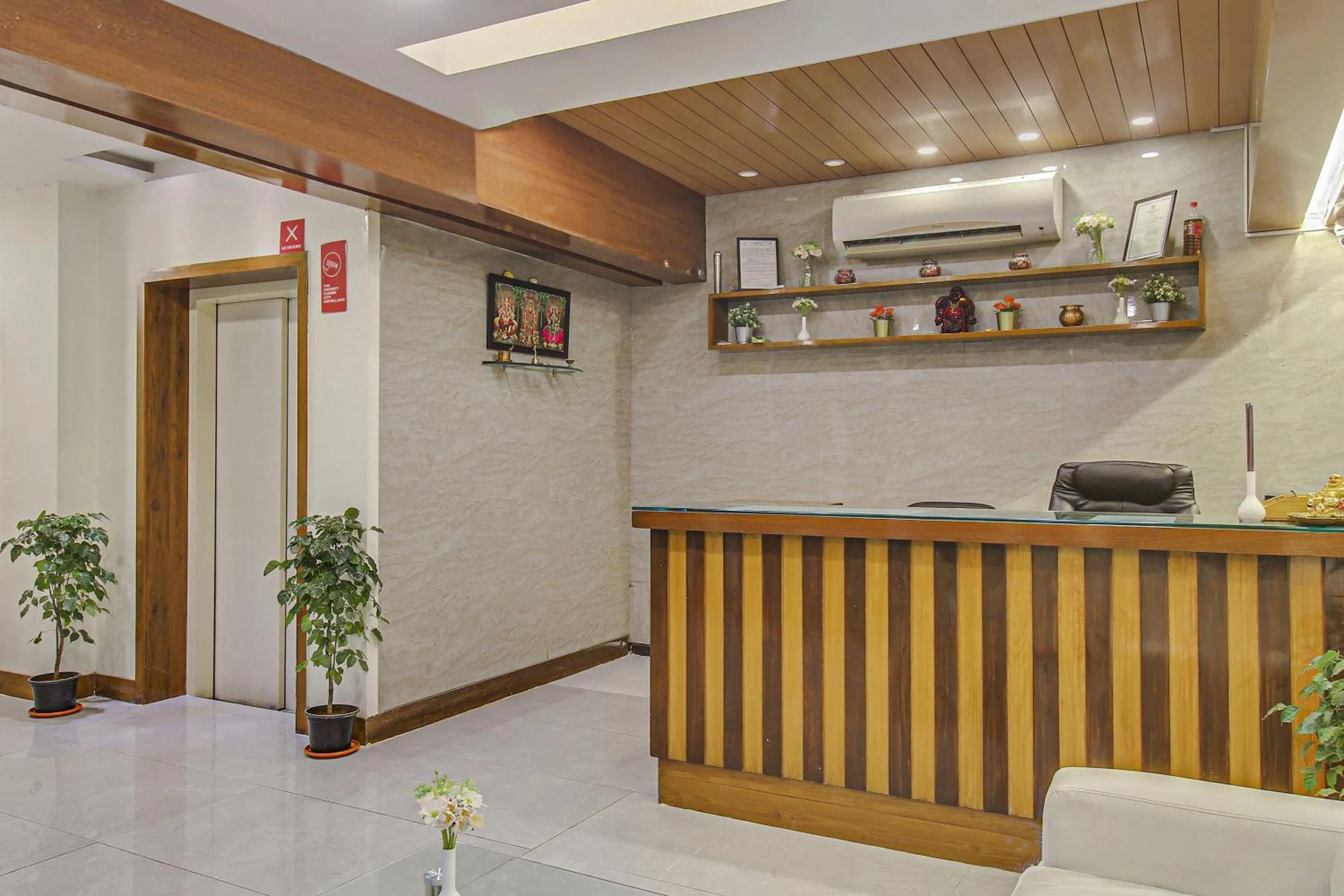 Lobby or reception in Super Townhouse Eaglewood Gachibowli