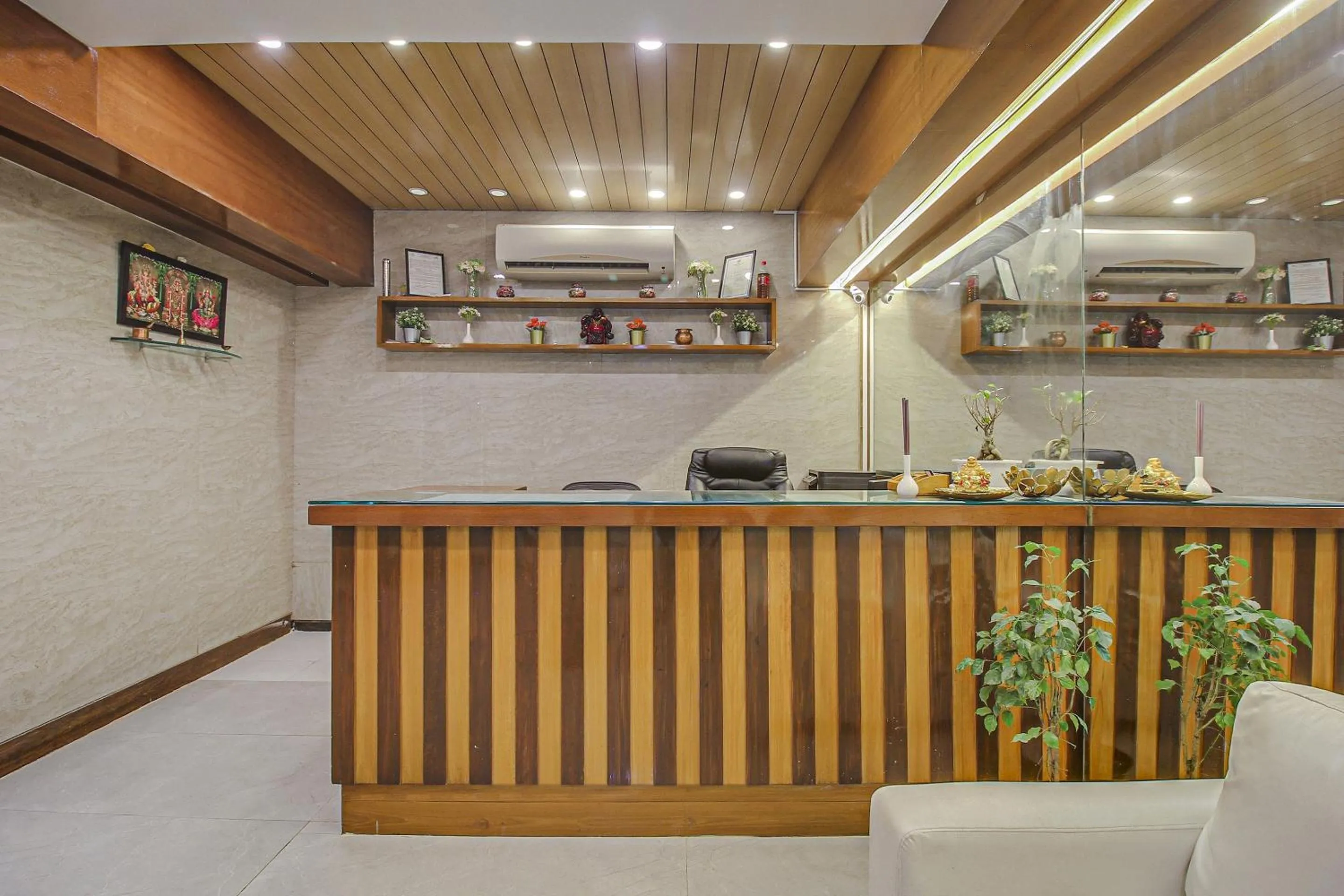 Lobby or reception in Super Townhouse Eaglewood Gachibowli