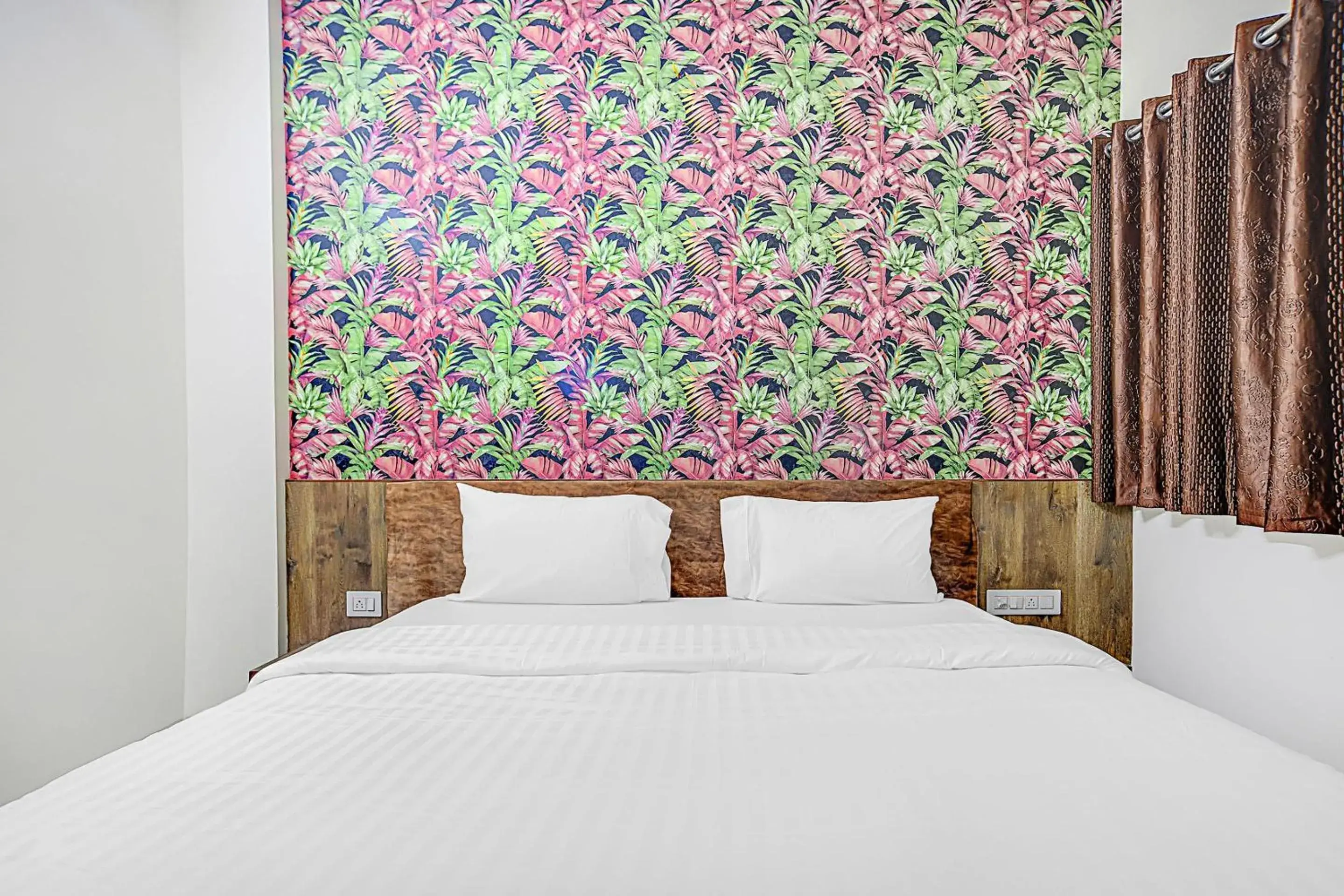 Bedroom, Bed in Collection O Verena Bedroom, Bed in Collection O Verena