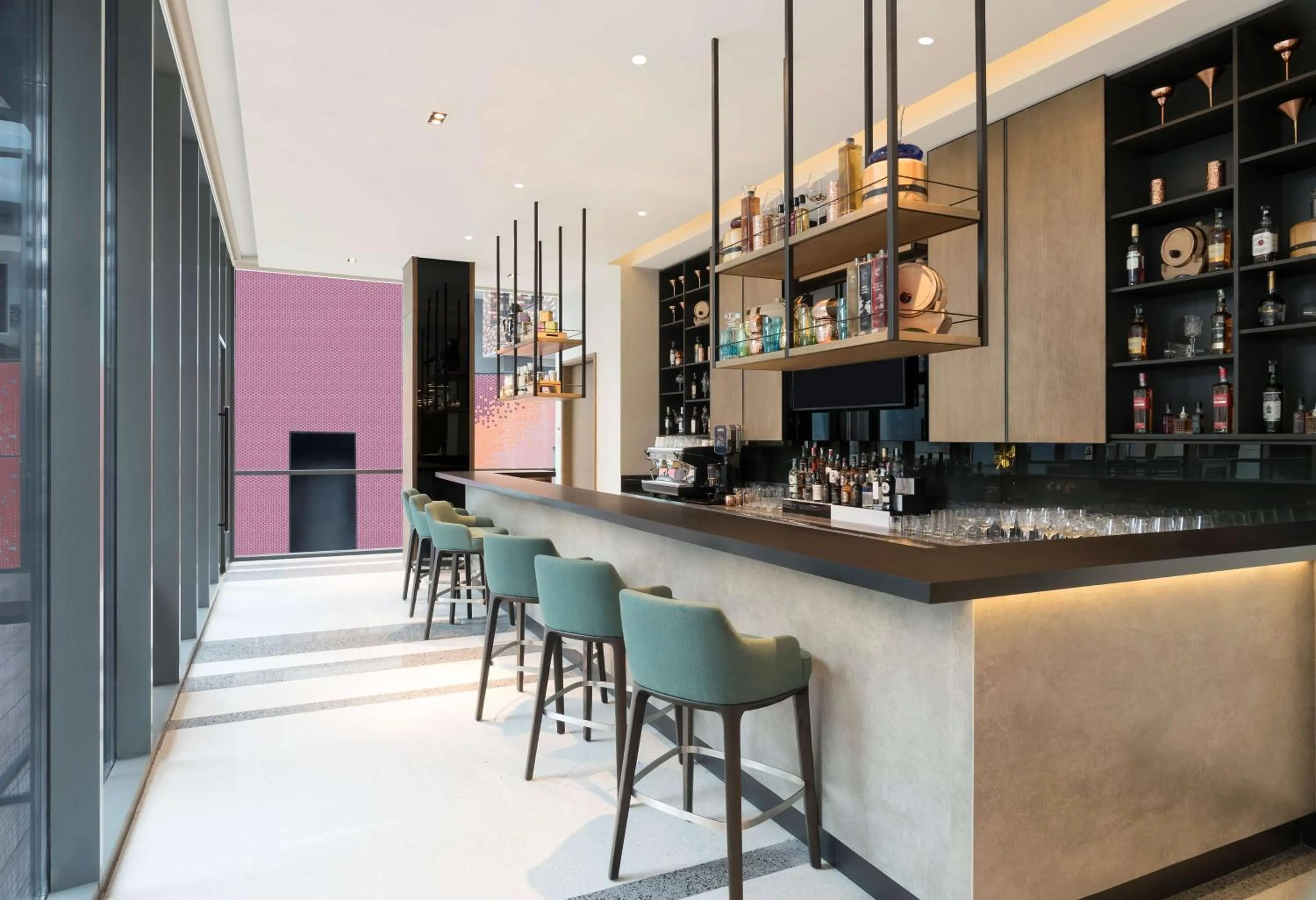 Lounge or bar in Hilton Garden Inn Bengaluru Embassy Manyata Business Park