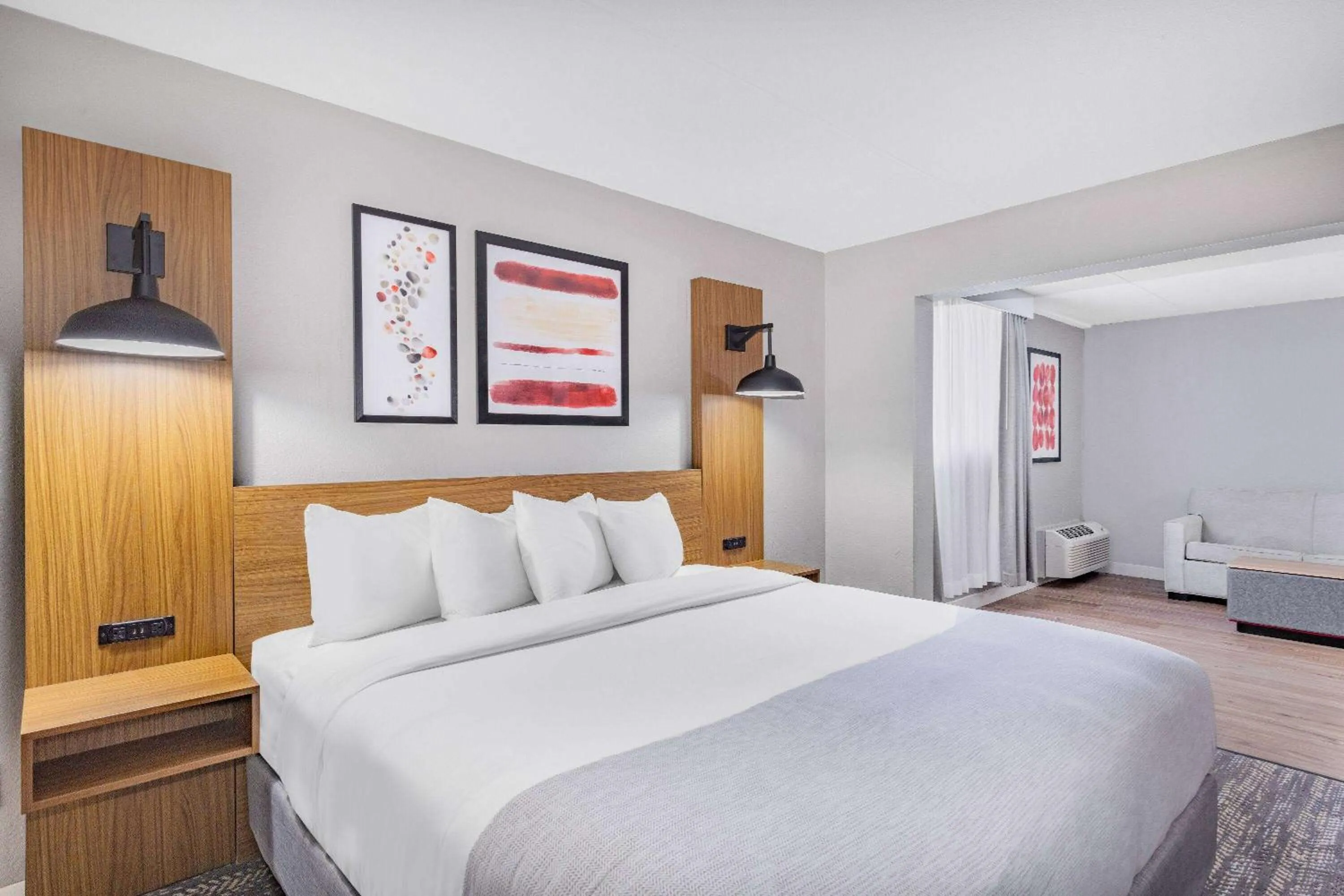 Photo of the whole room, Bed in Hawthorn Extended Stay by Wyndham Wichita Airport