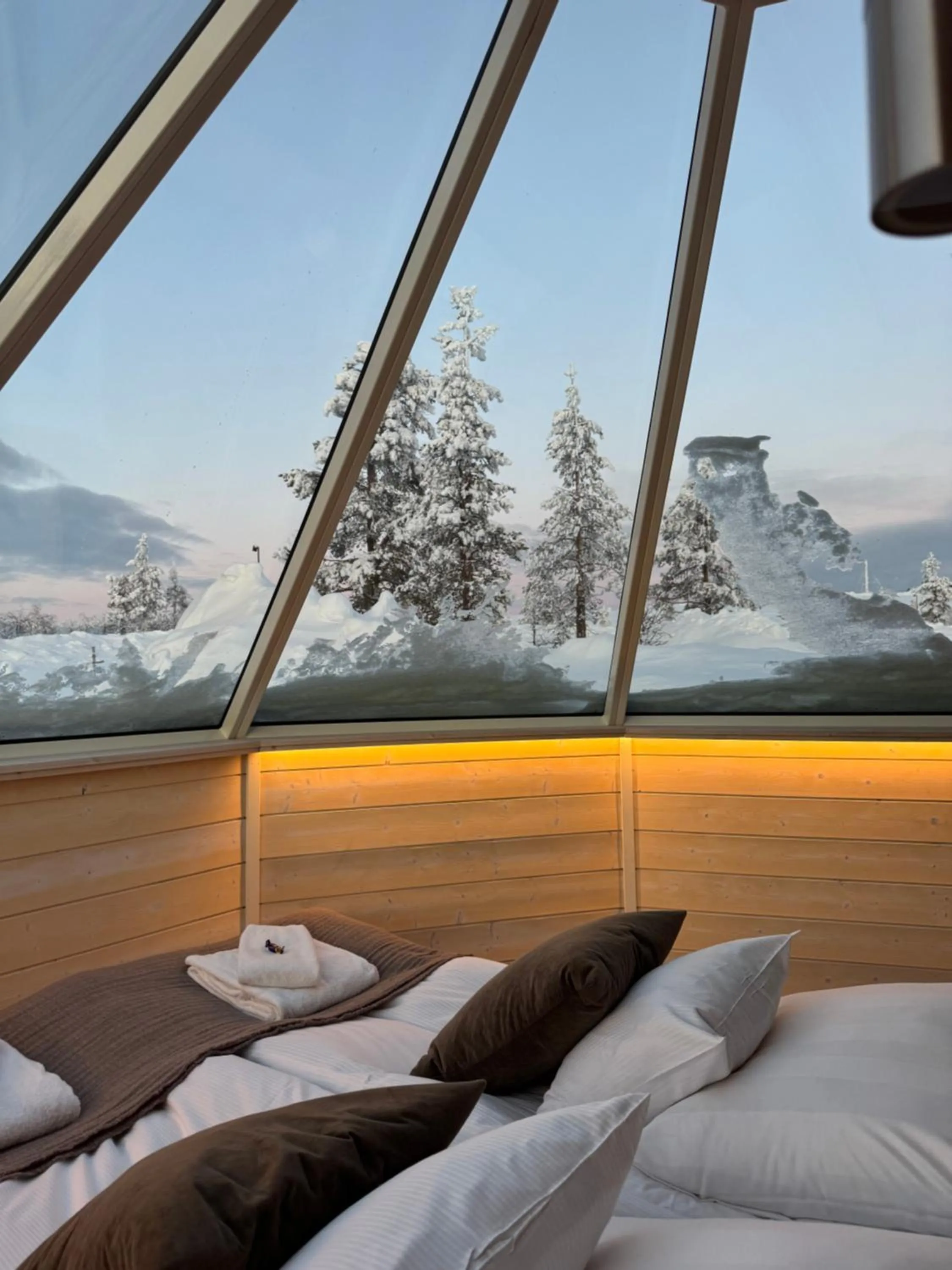 Bed in Aurora Collection