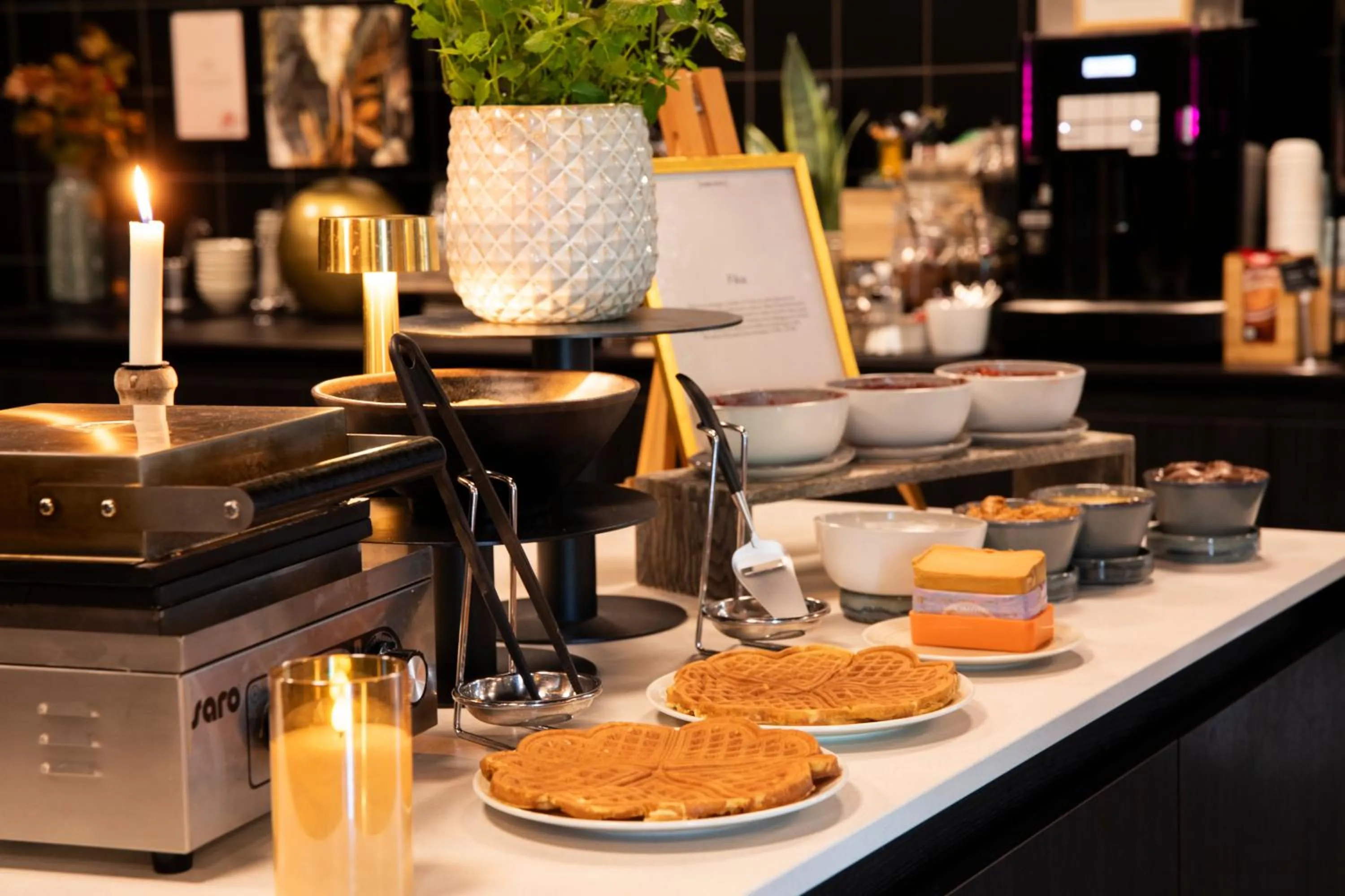 Coffee/tea facilities in Home Hotel 1624