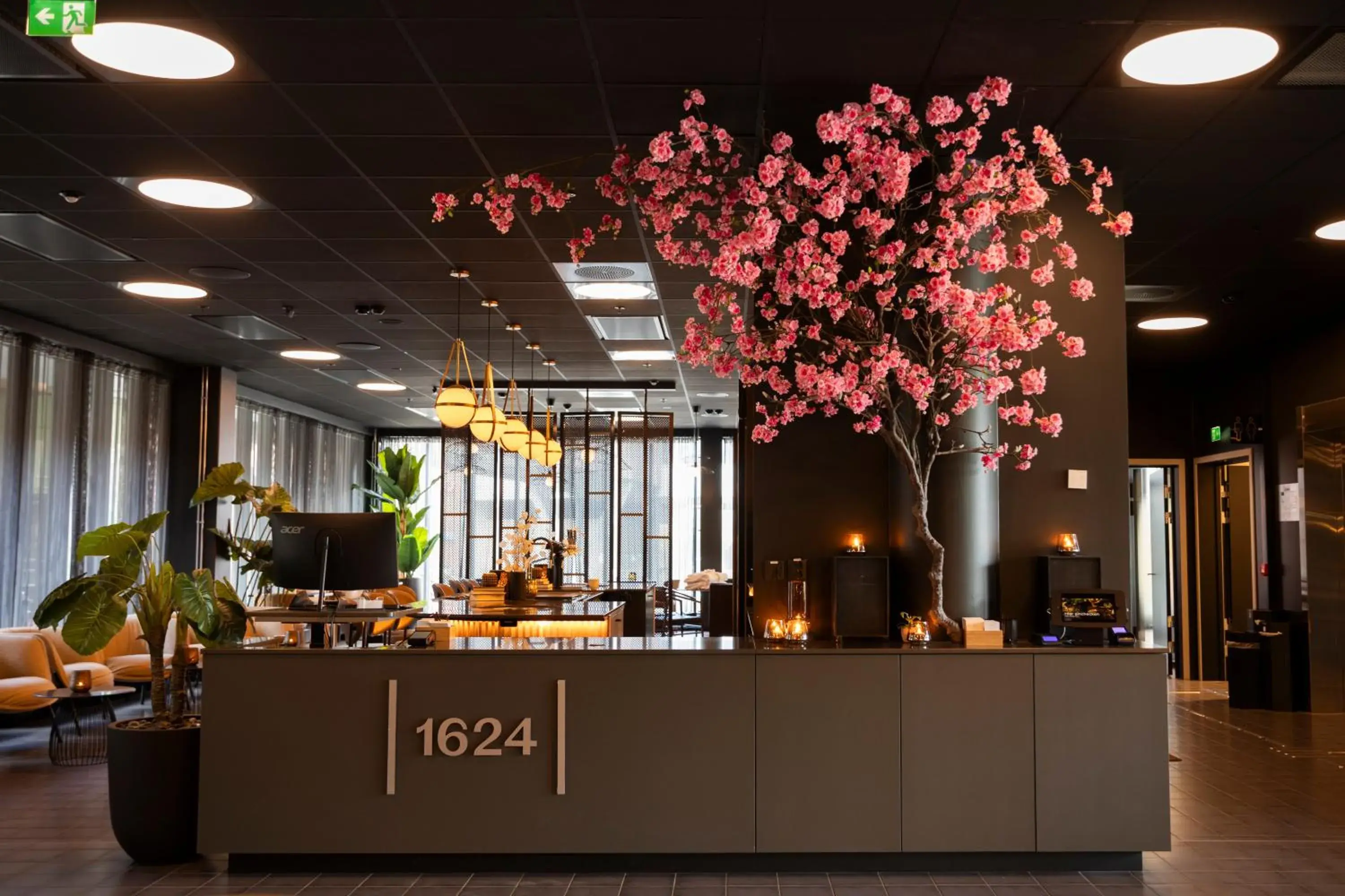 Lobby or reception in Home Hotel 1624 Lobby or reception in Home Hotel 1624